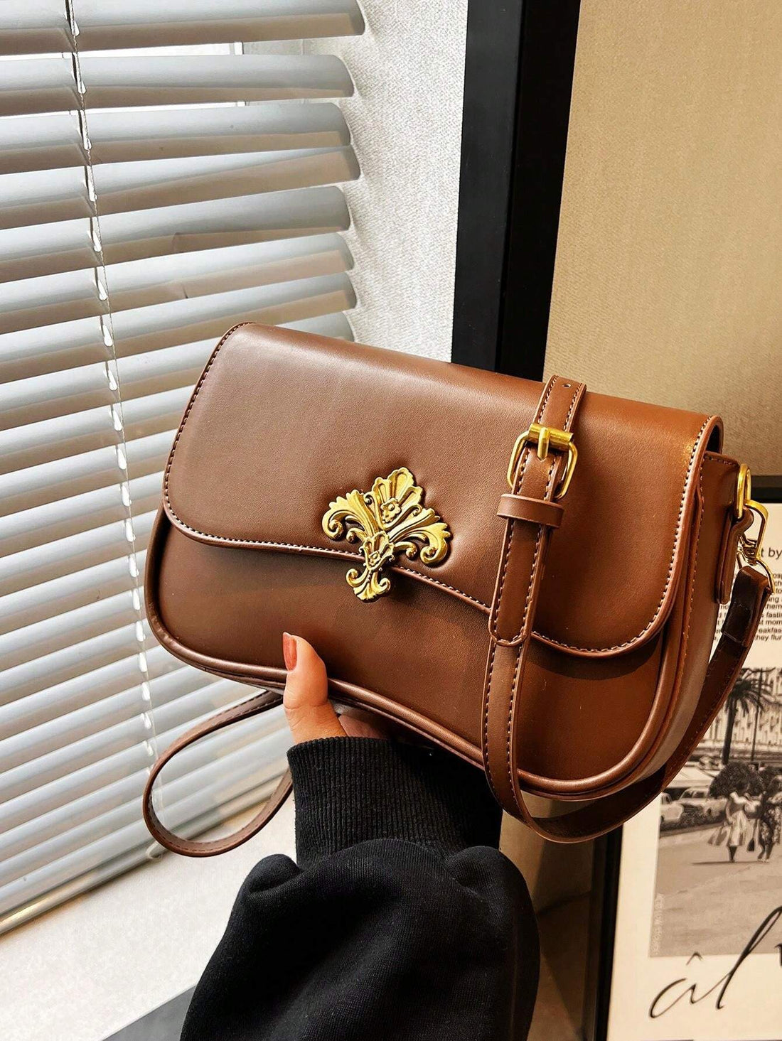 حقيبة كتف متوسطه معدني أنيق شنط وحقائب شنط