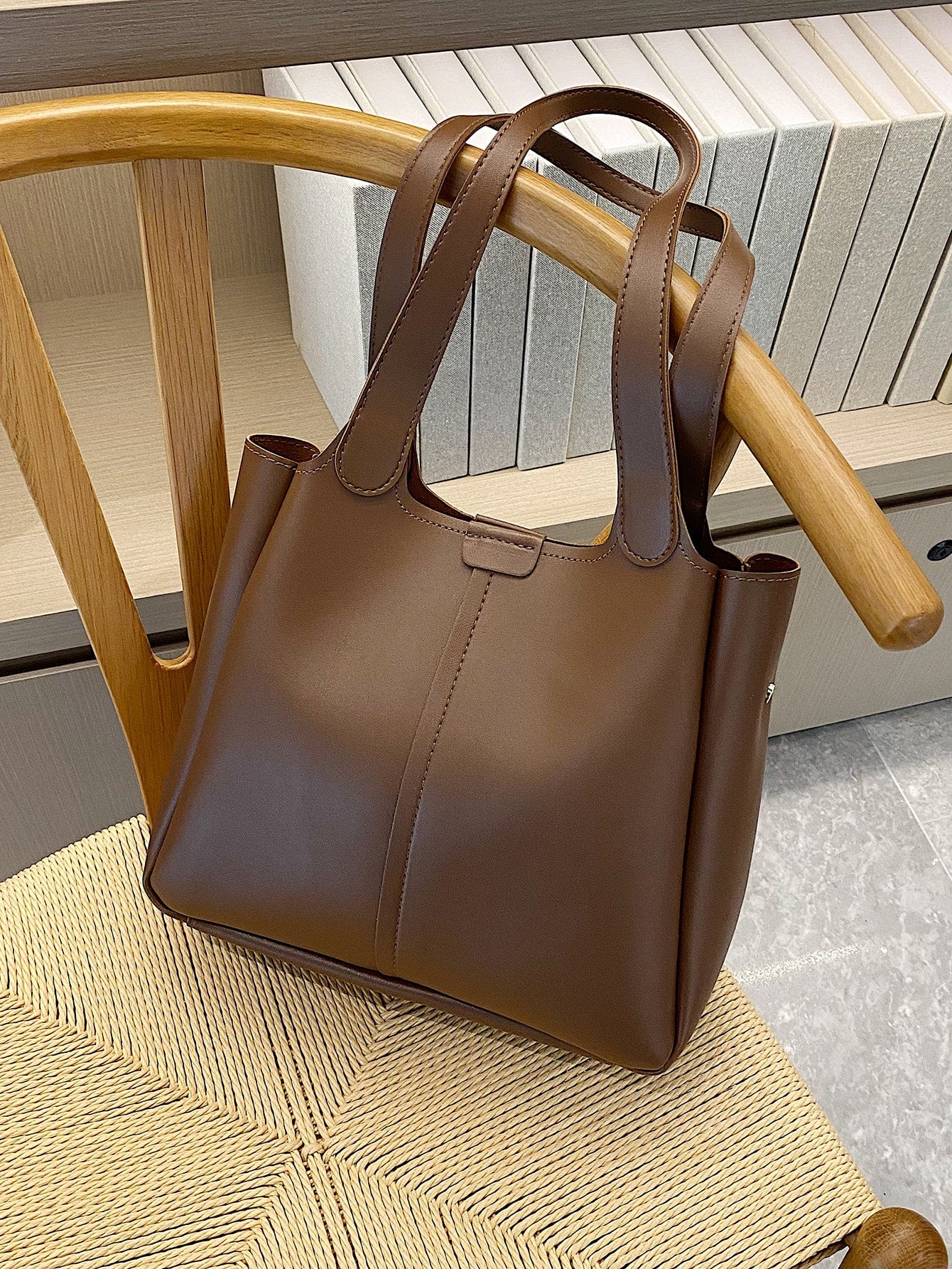 حقيبة مربعة جلد ناعم شنط وحقائب شنط