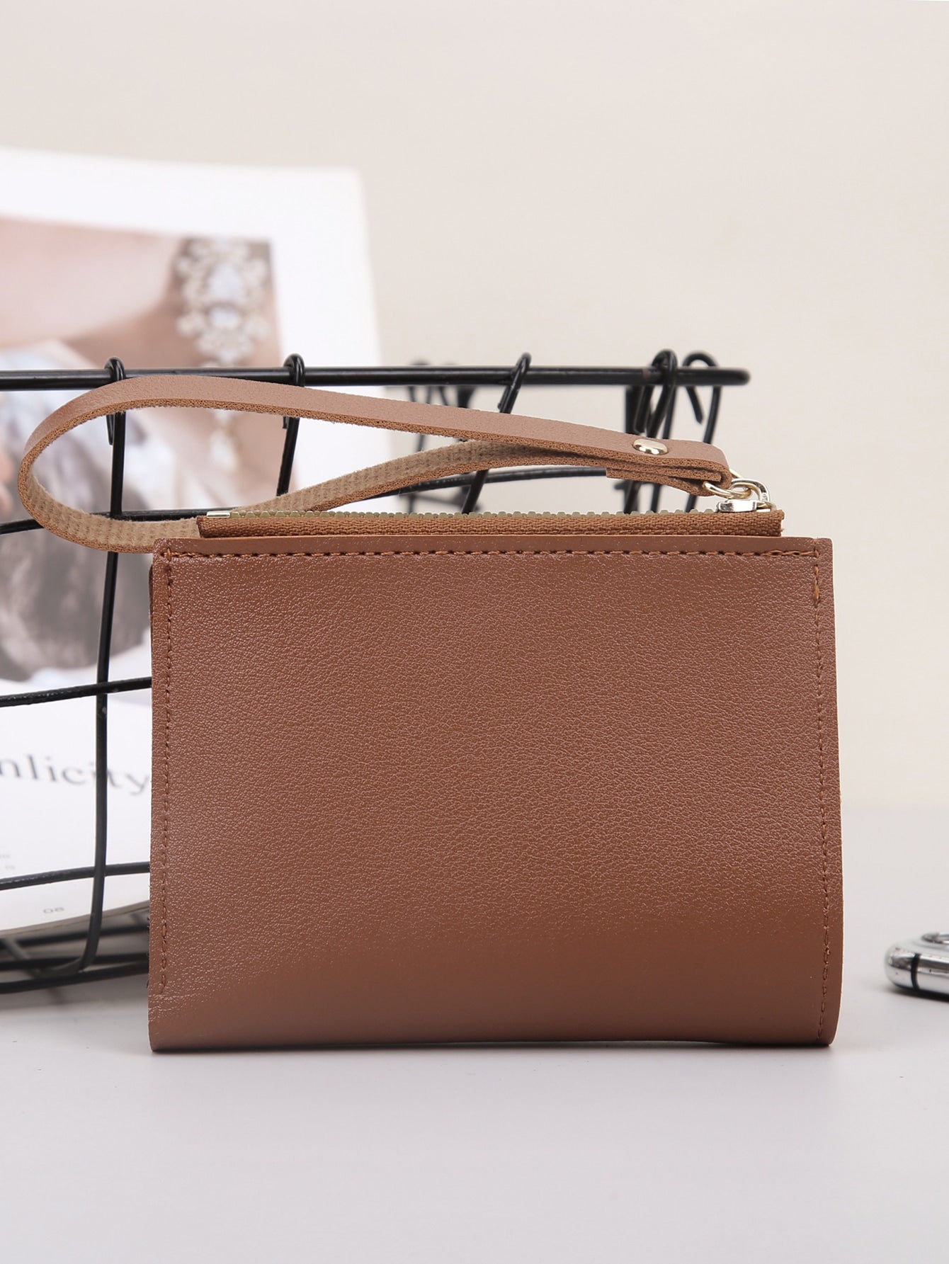 محفظة صغيرة بثنائية اللون ومحفظة بطاقة هوية محافظ بوك