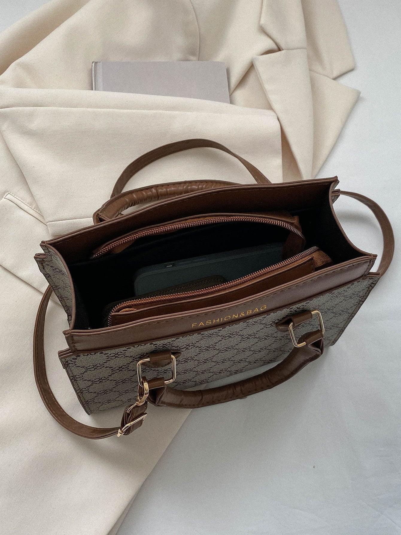 حقيبة مربعة خفيفة الوزن شنط وحقائب شنط