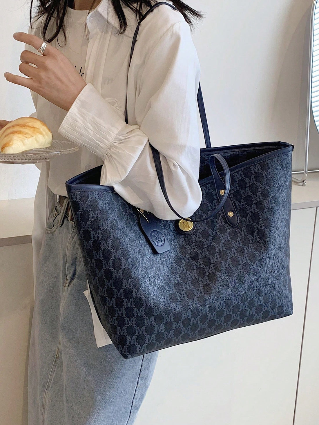 شنطة نسائية كبيرة كحلية شنط وحقائب شنط ازرق