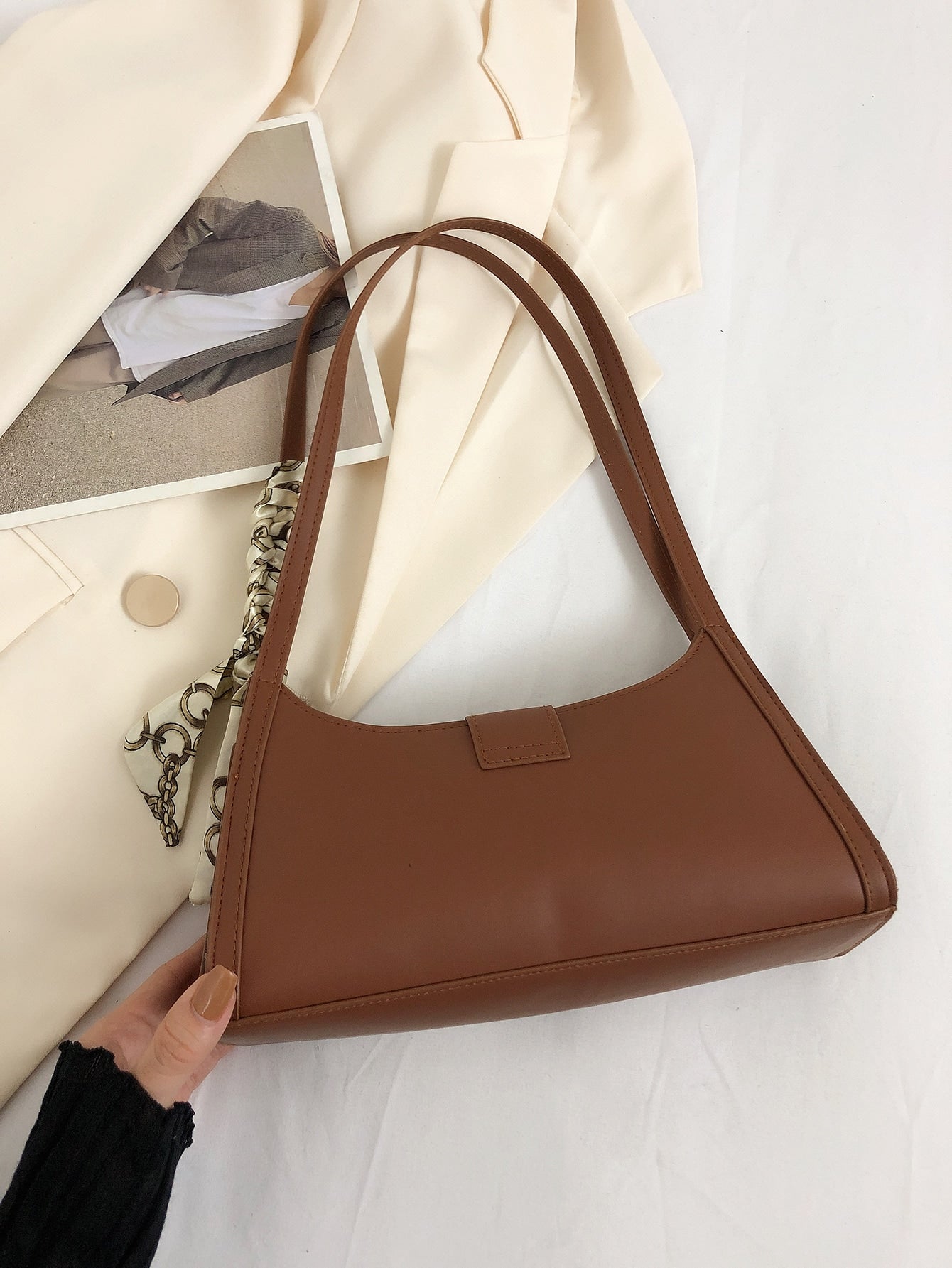 حقيبة باغيت بديكور مشبك شنط وحقائب شنط