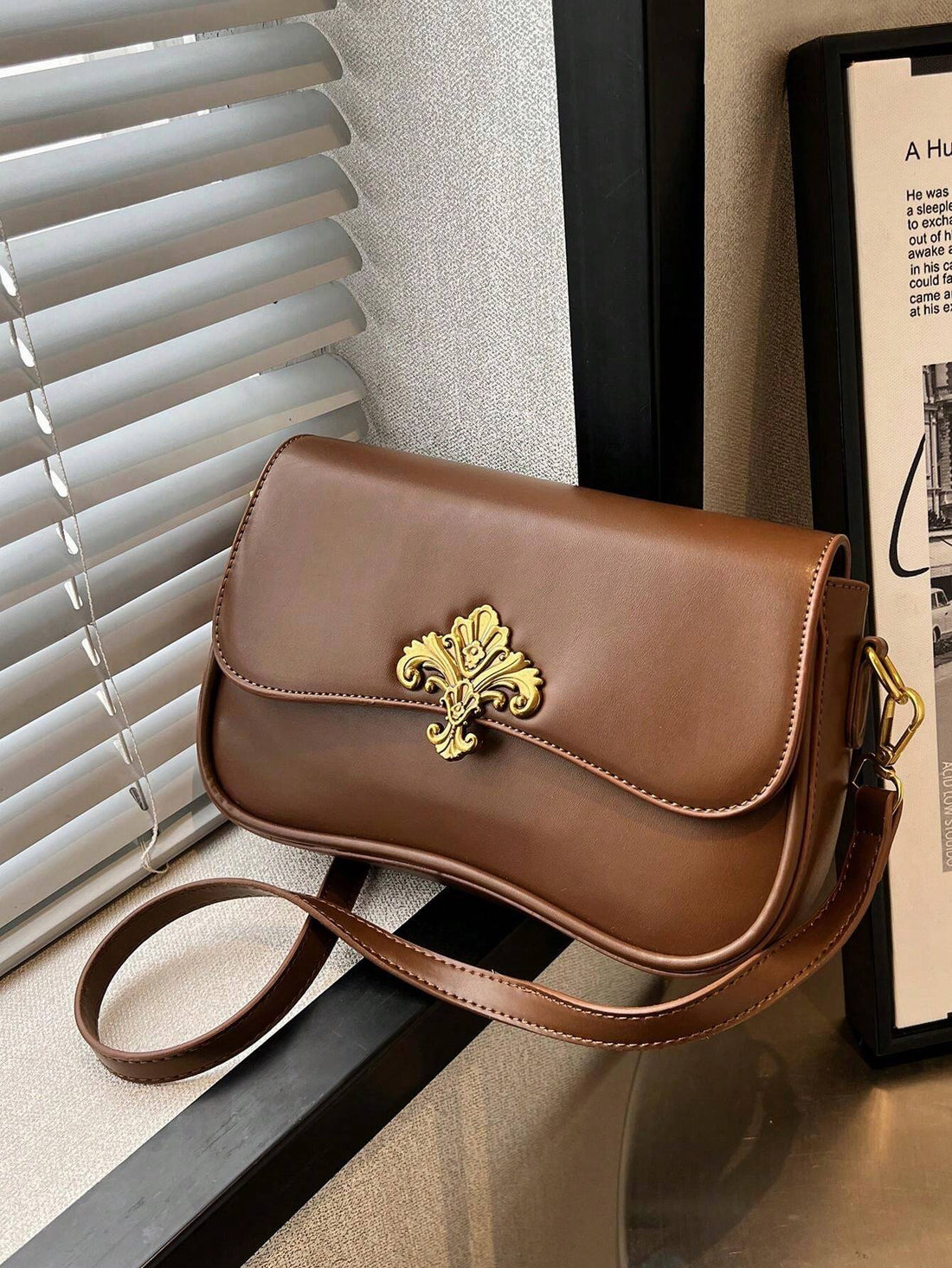 حقيبة كتف متوسطه معدني أنيق شنط وحقائب شنط