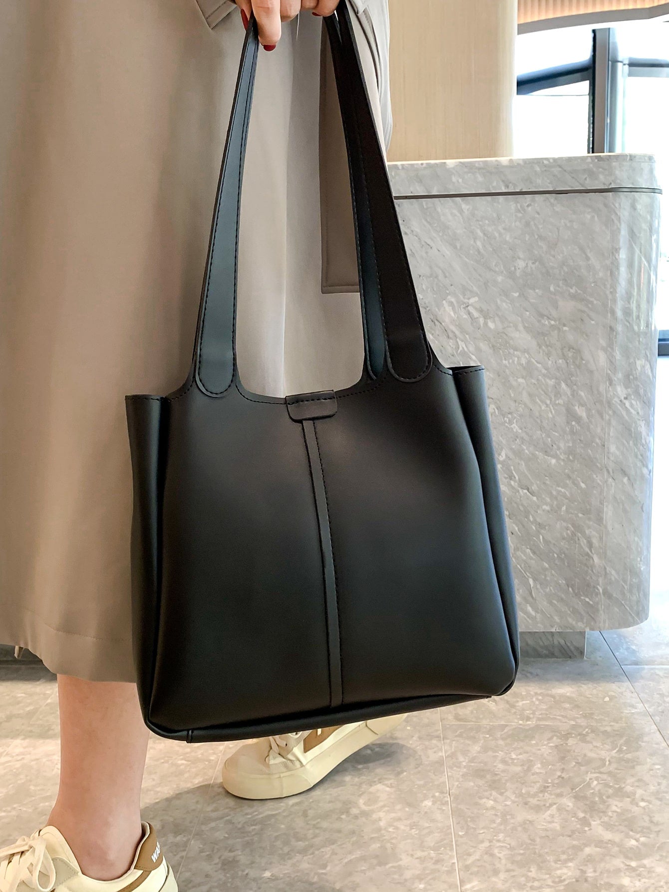 حقيبة مربعة جلد ناعم شنط وحقائب شنط