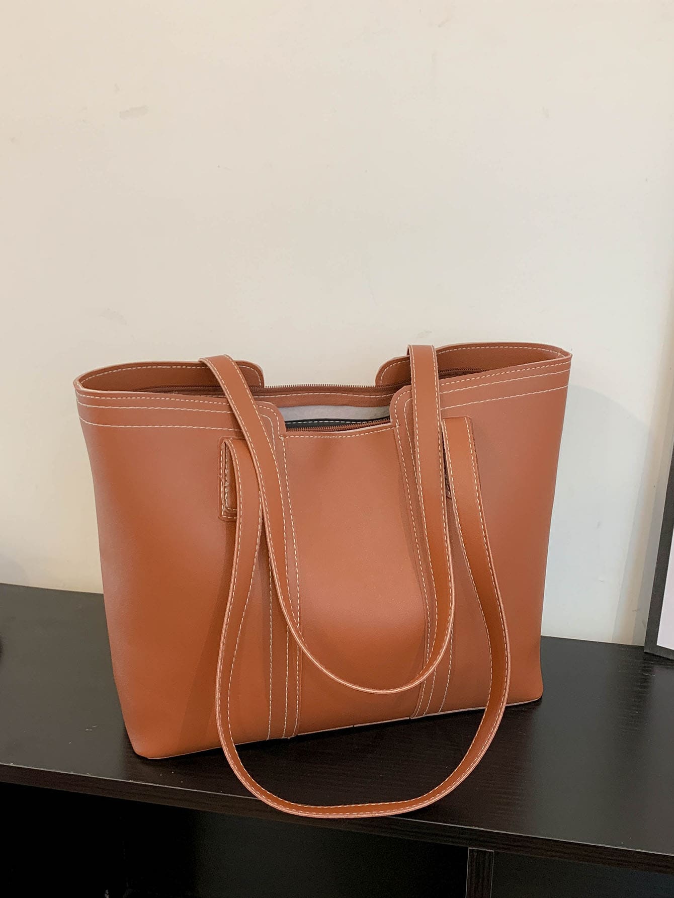 حقيبة كتف بتطريز اسود شنط وحقائب شنط بني