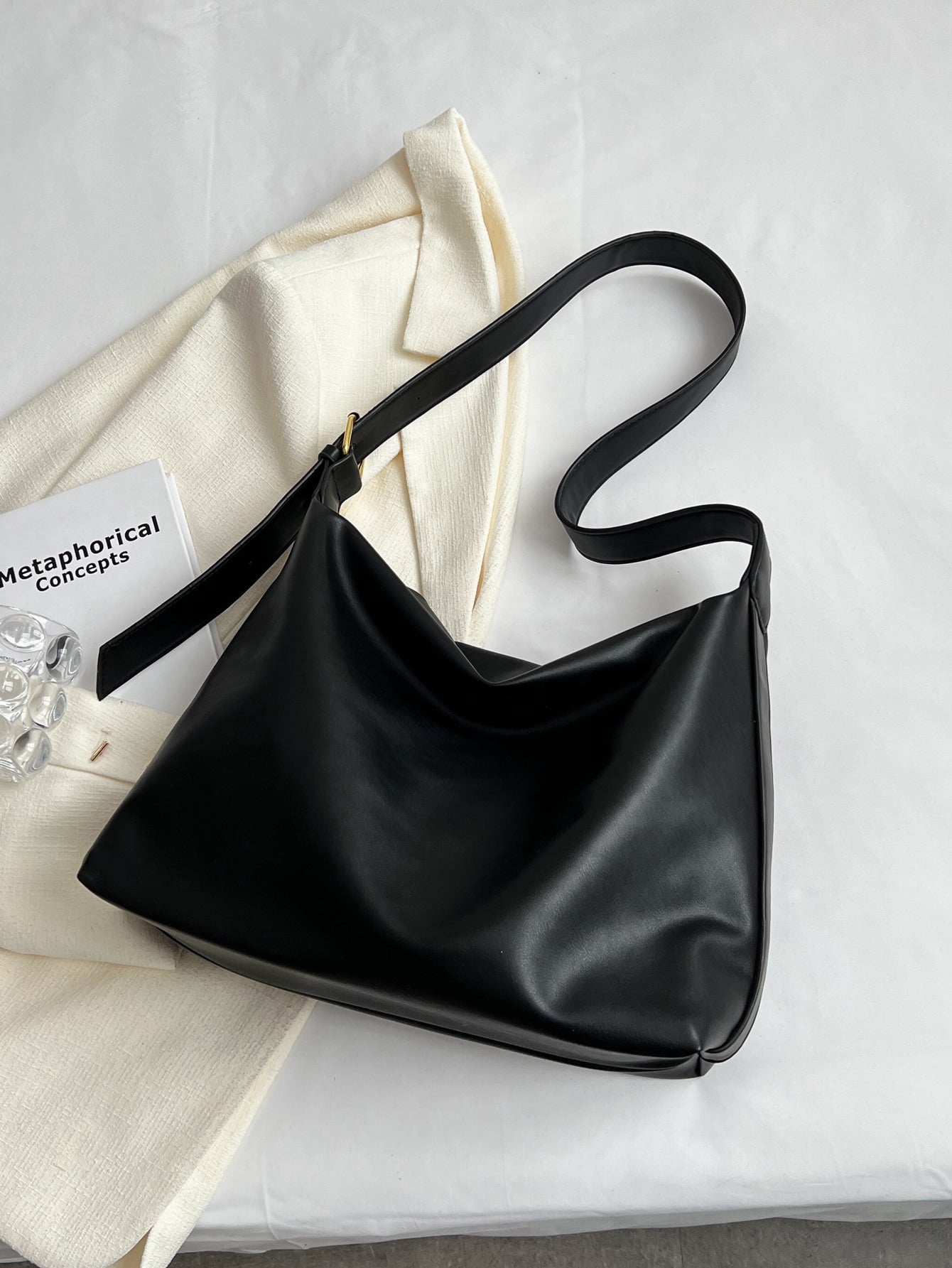 حقيبة هوبو ناعمة شنط وحقائب شنط اسود