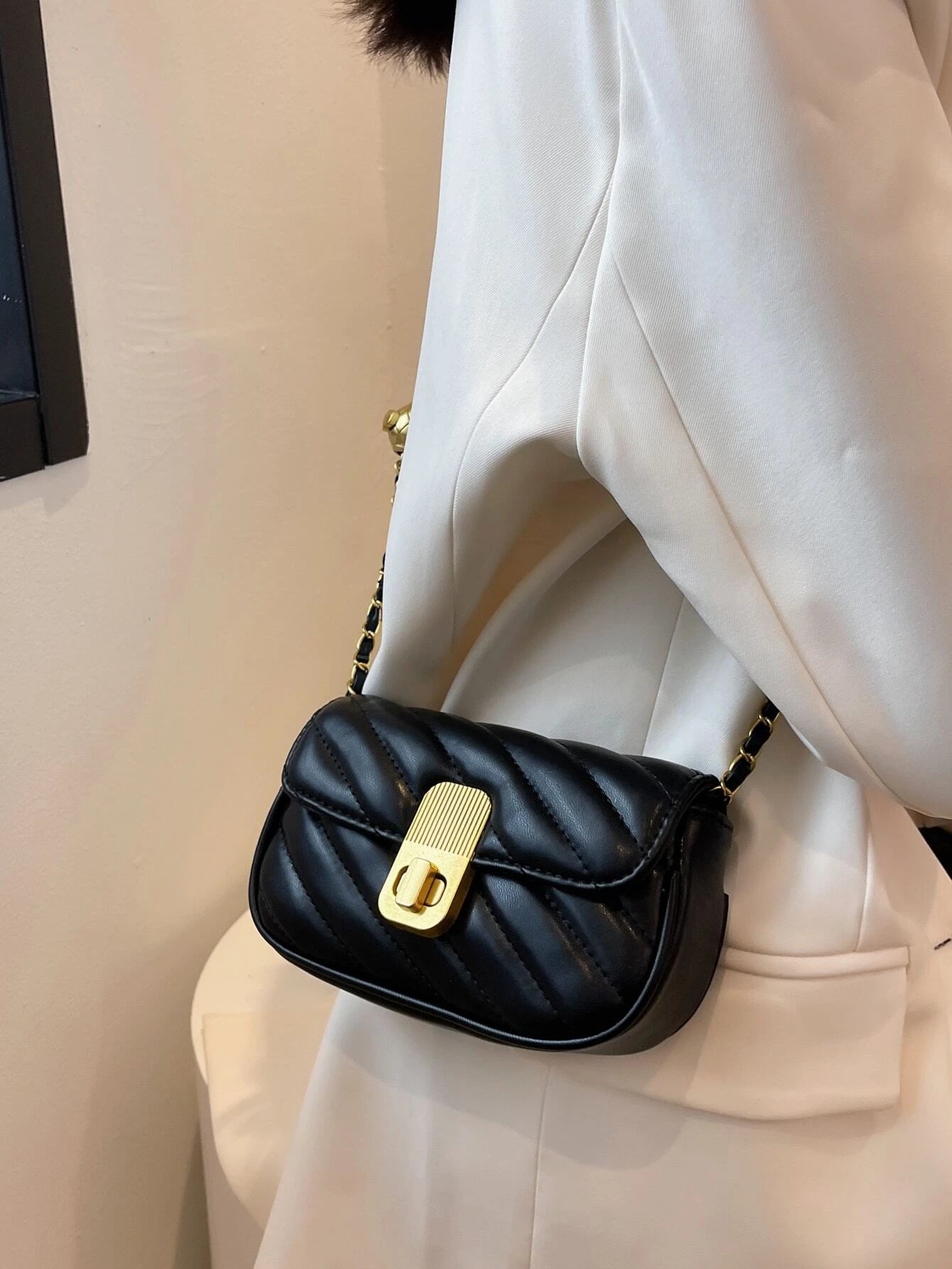حقيبة مربعة ميني قفل بسلسلة شنط وحقائب شنط