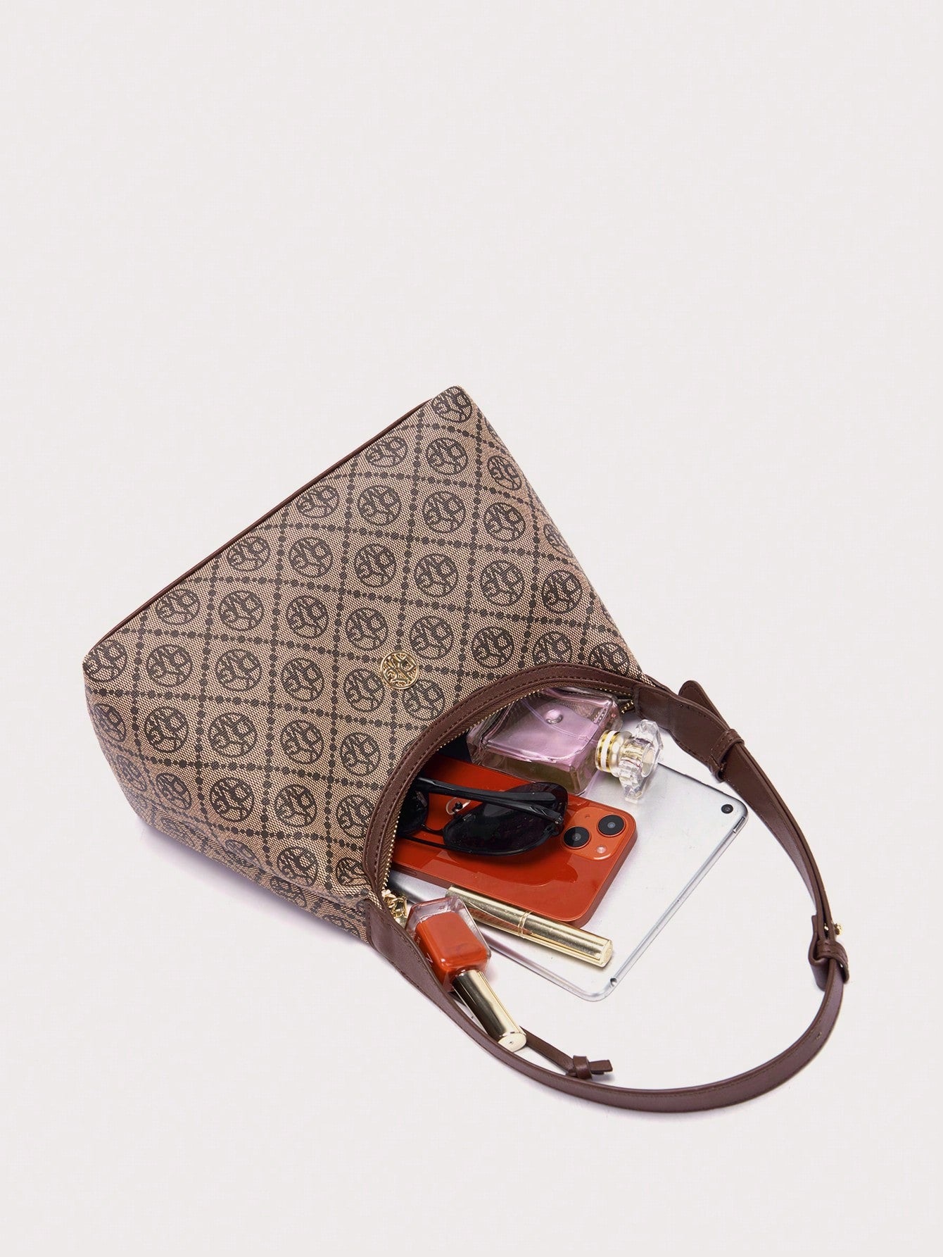 حقيبة هوبو بنية شنط وحقائب شنط