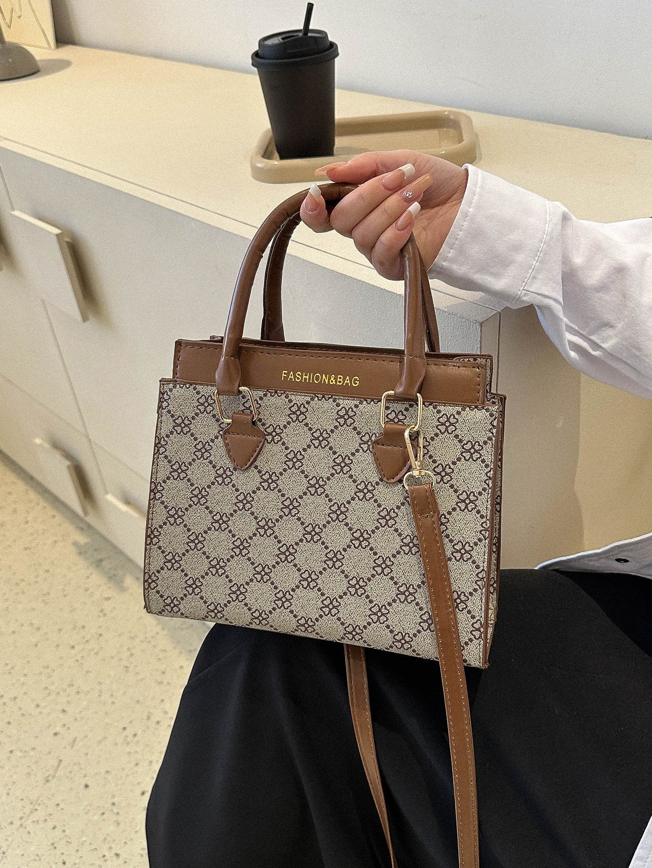 حقيبة مربعة خفيفة الوزن شنط وحقائب شنط