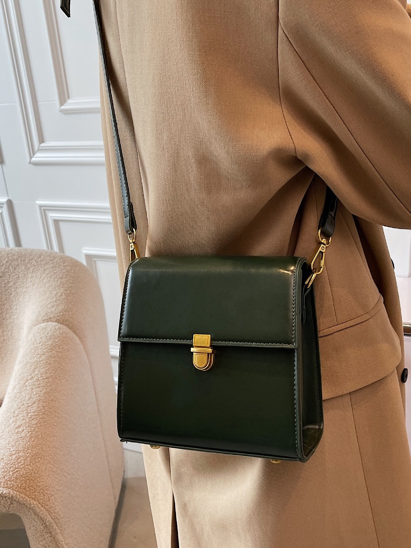 حقيبة كتف نسائية حجم وسط شنط وحقائب شنط