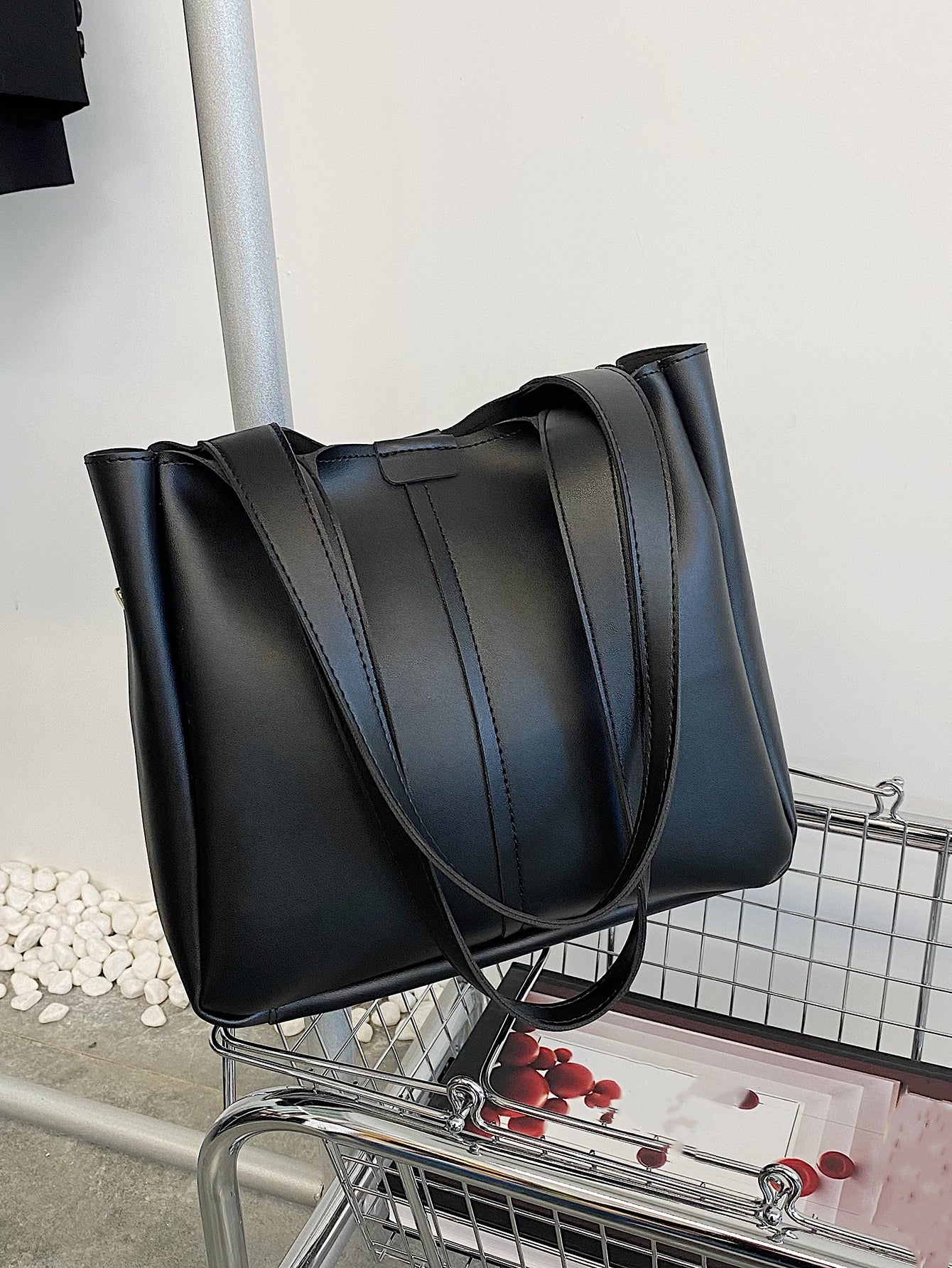 حقيبة مربعة جلد ناعم شنط وحقائب شنط