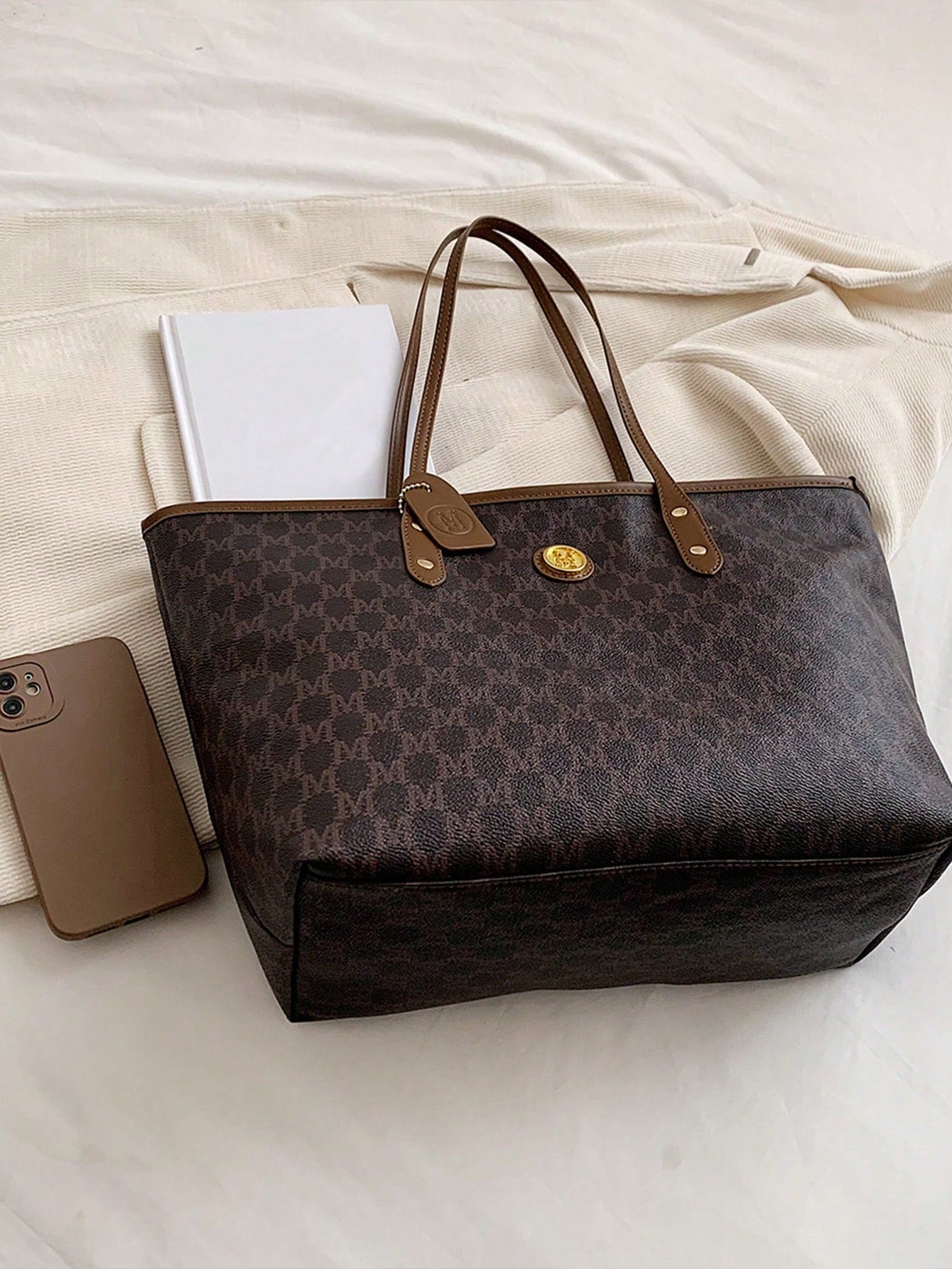 شنطة نسائية كبيرة كحلية شنط وحقائب شنط