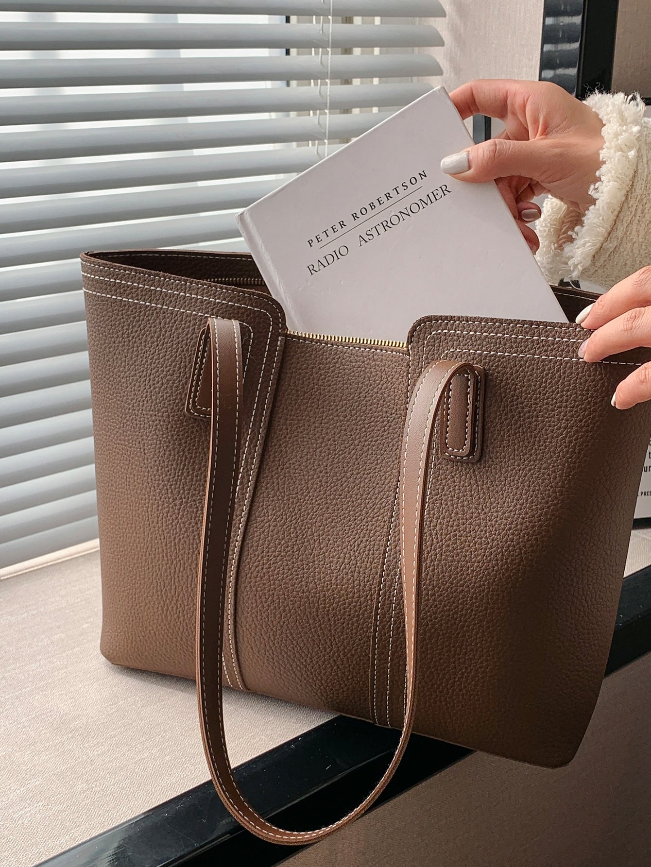 حقيبة كتف منقوشة شنط وحقائب شنط