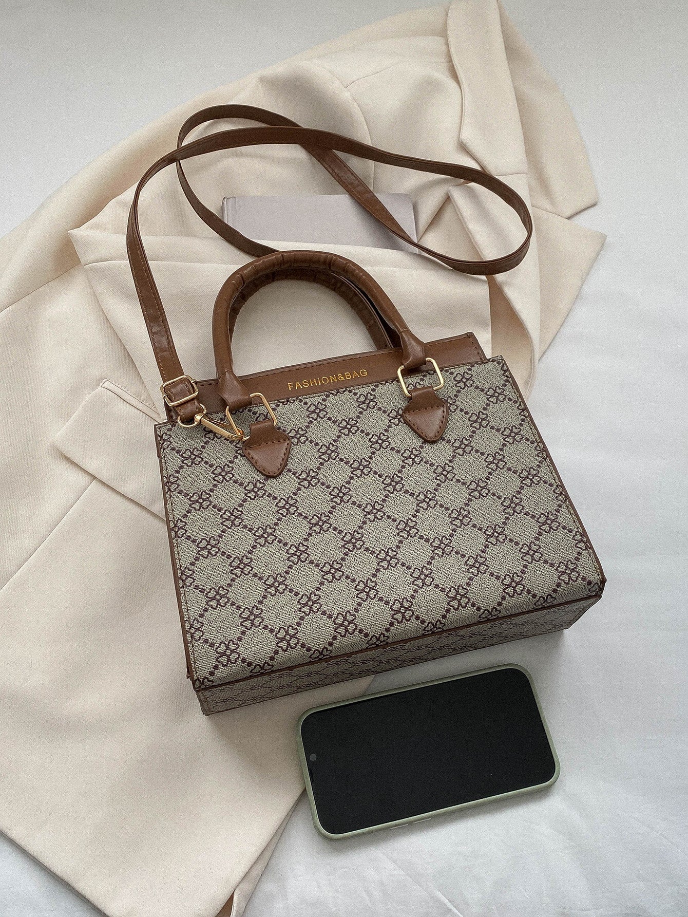 حقيبة مربعة خفيفة الوزن شنط وحقائب شنط