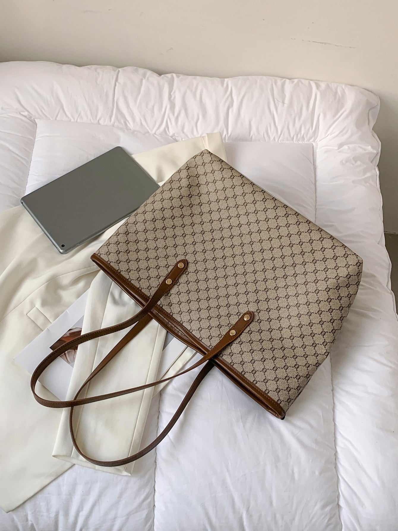 حقيبة كبيره بيج للجامعه شنط وحقائب شنط