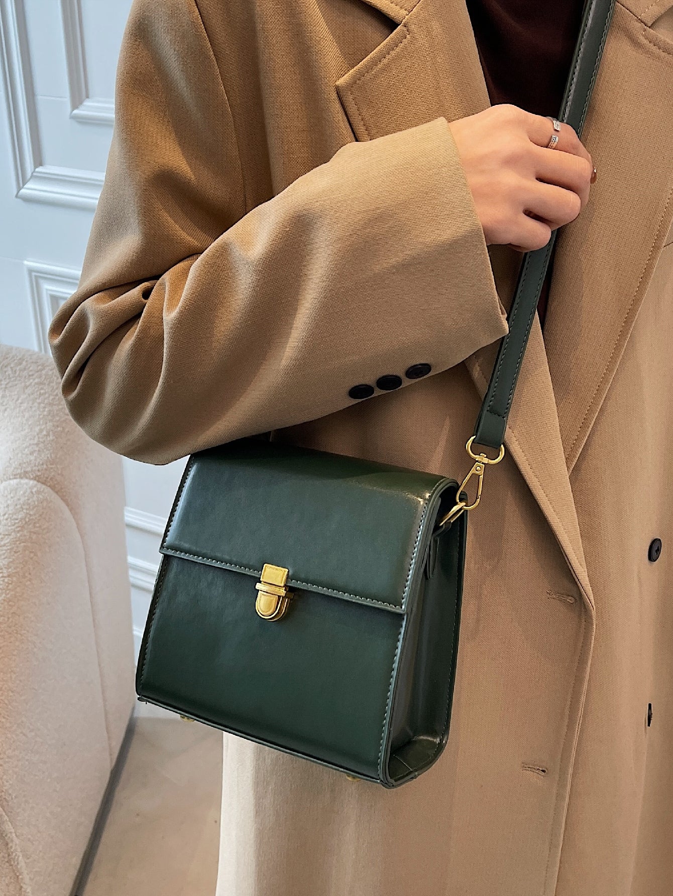 حقيبة كتف نسائية حجم وسط شنط وحقائب شنط