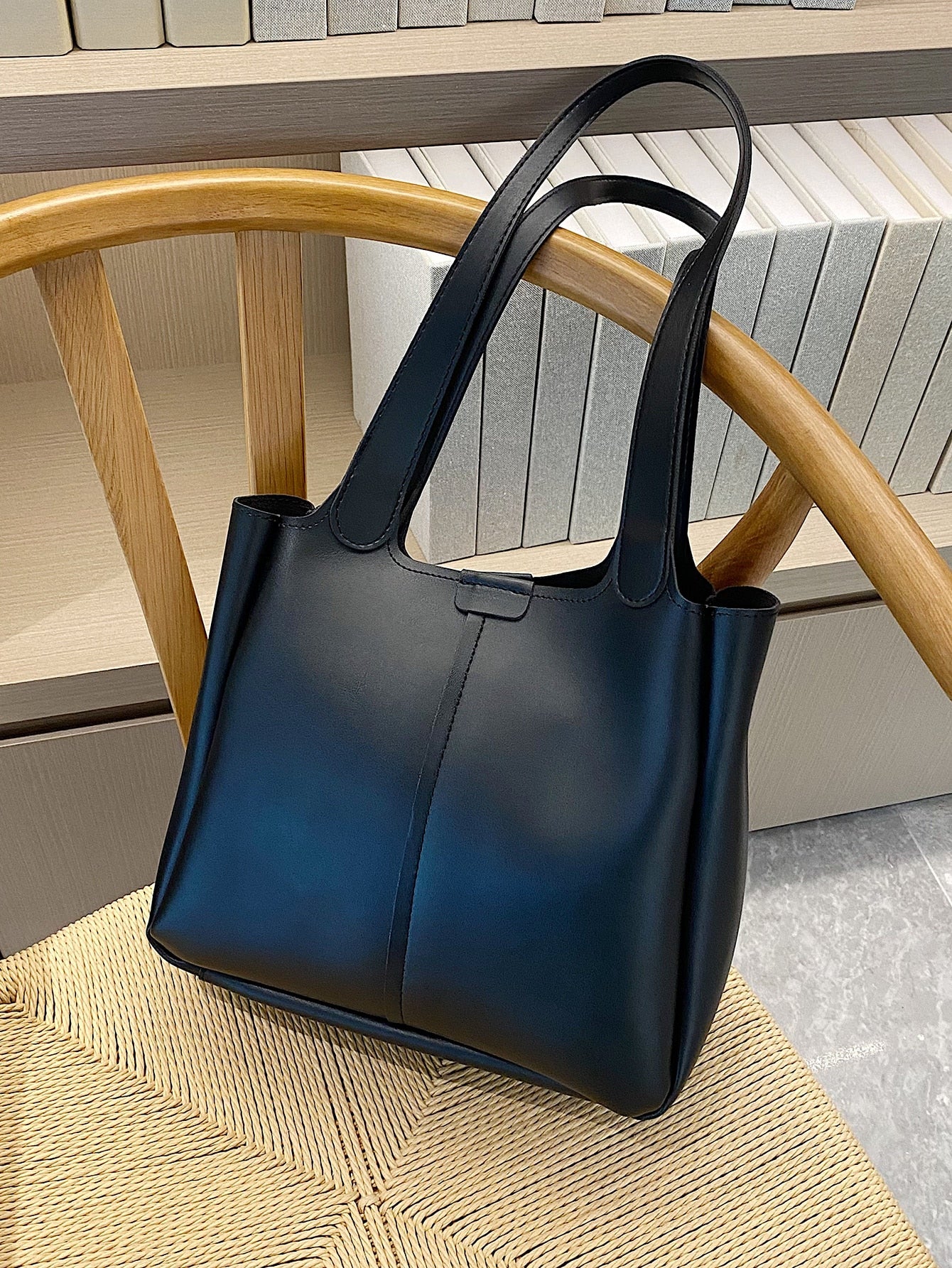 حقيبة مربعة جلد ناعم شنط وحقائب شنط