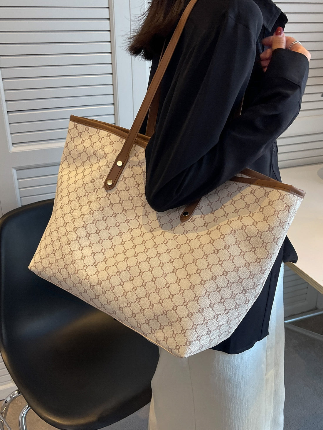 حقيبة كتف بيج وبني شنط وحقائب شنط