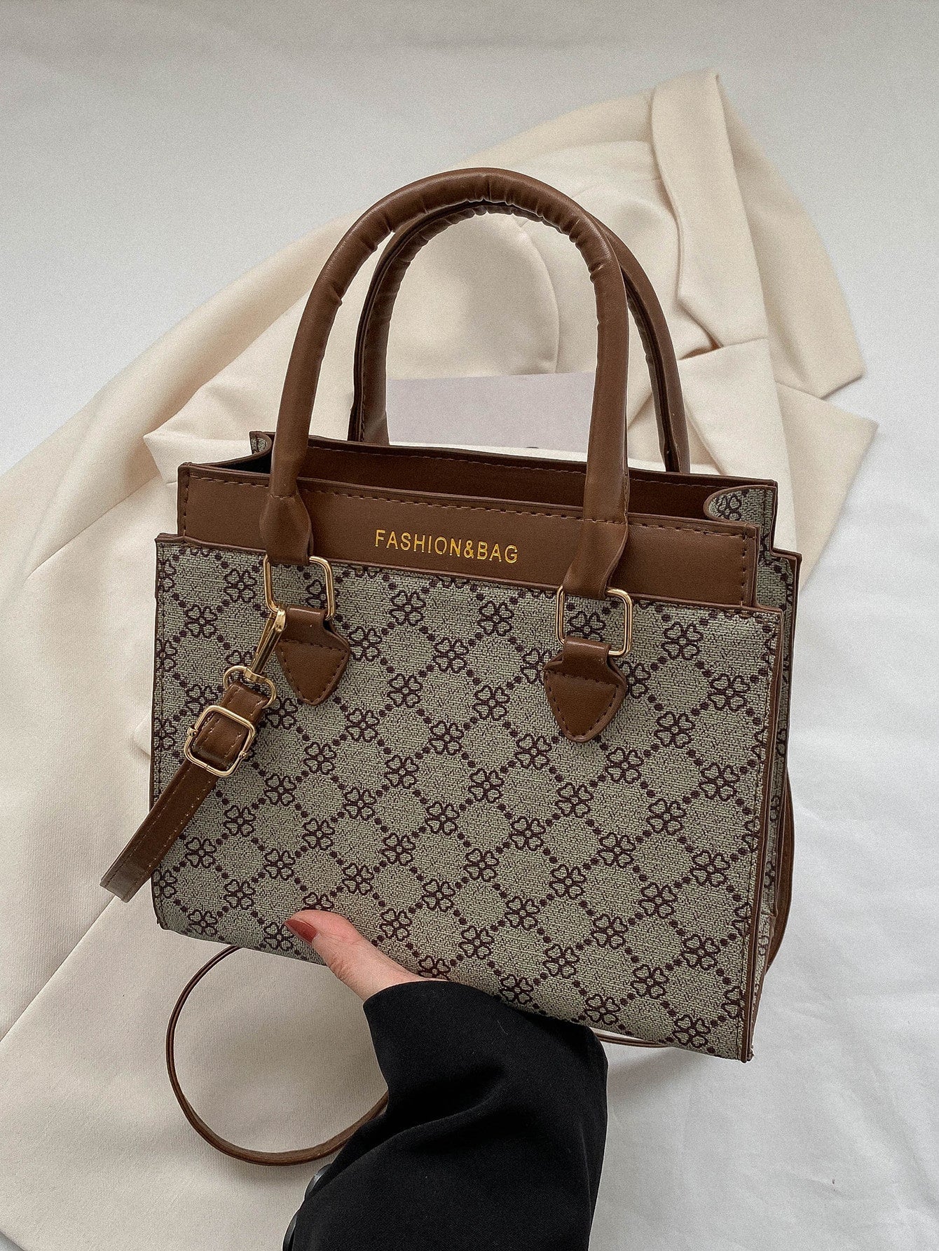 حقيبة مربعة خفيفة الوزن شنط وحقائب شنط