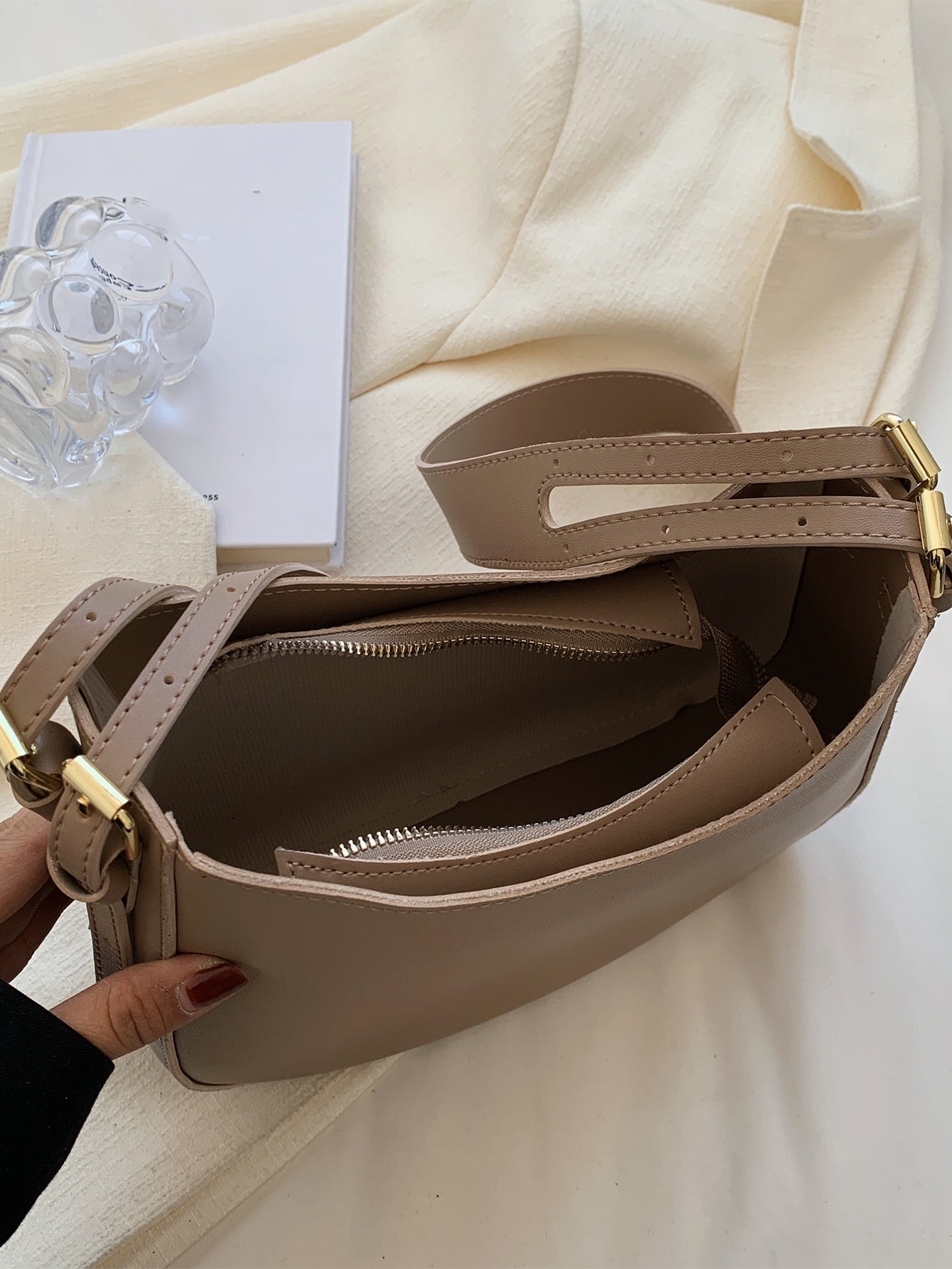 حقيبة هوبو بيج شنط وحقائب شنط