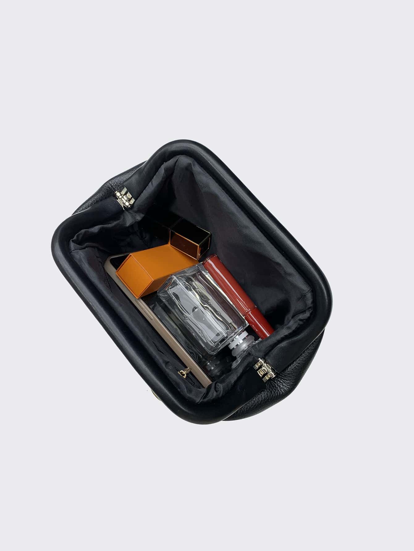 حقيبة صغيرة على شكل قبة مزخرفة شنط وحقائب شنط