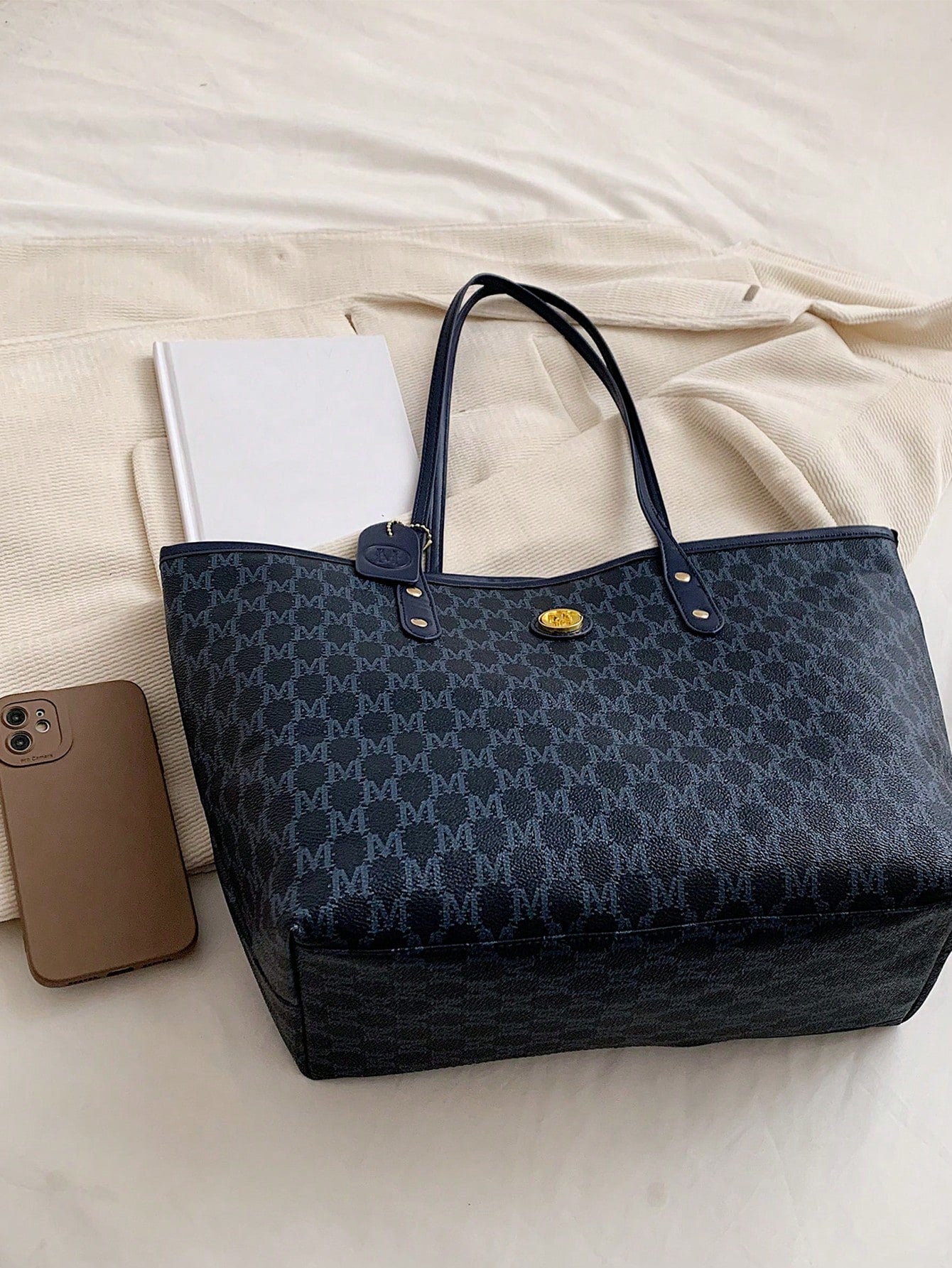 شنطة نسائية كبيرة كحلية شنط وحقائب شنط