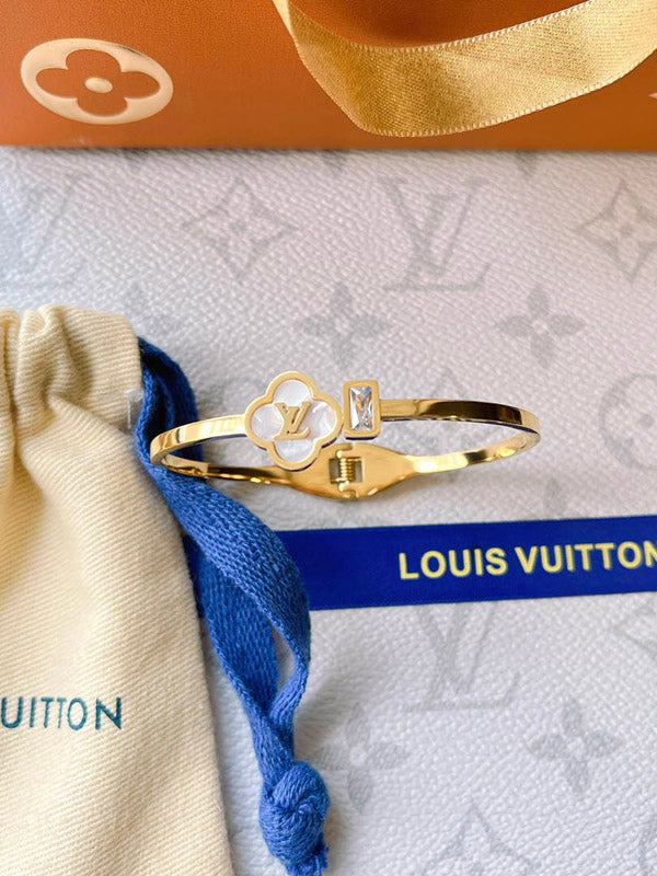 اسوارة لويس فيتون لوقو شيل ابيض اسواره louis vuitton
