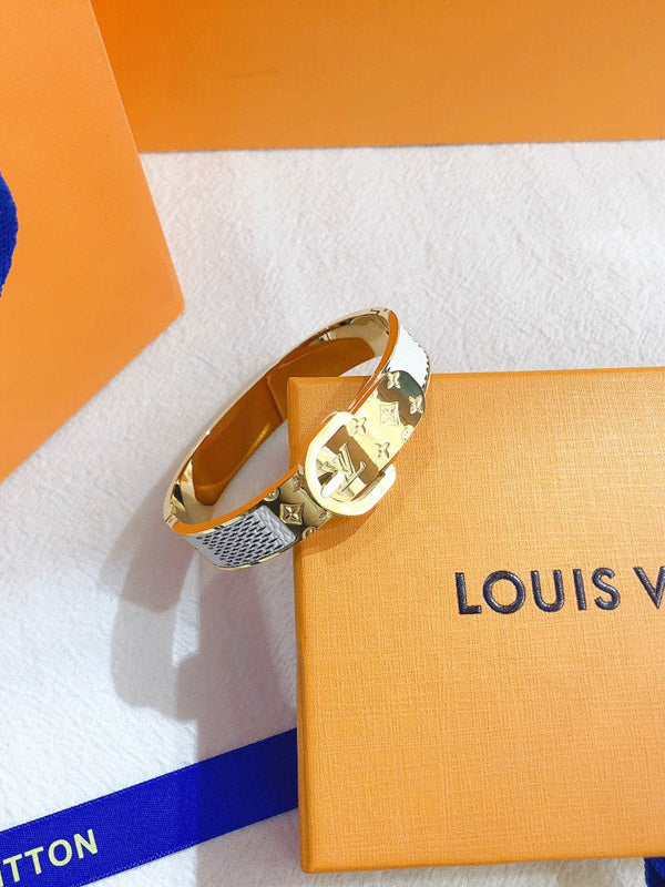 اسوارة لويس فيتون عريضه لوقو اسواره louis vuitton