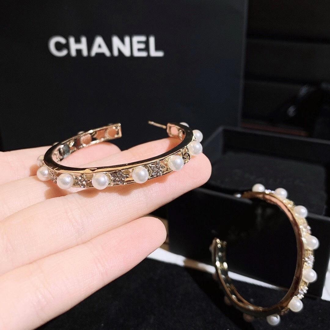 حلق شانيل كبير مدور لوقو بيرل حلق chanel