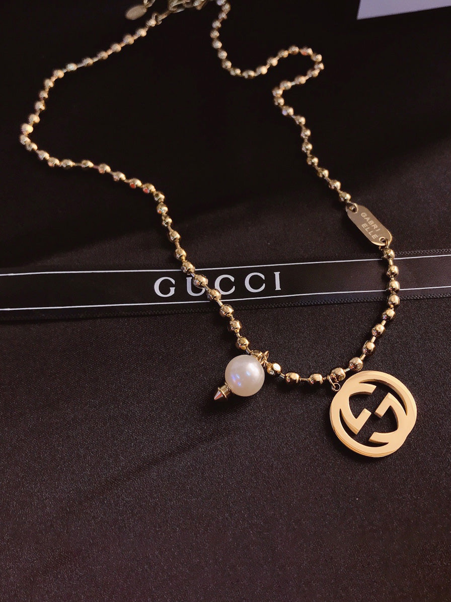 سلسال قوتشي بيرل ذهبي سلسال gucci