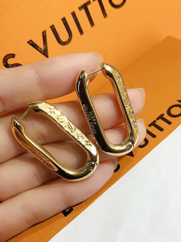 حلق لويس فيتون مستطيل ذهبي لوقو حلق louis vuitton