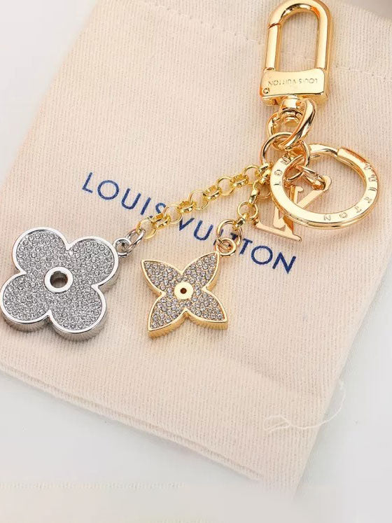ميدالية لويس فيتون ملتي بندنت زركون ميدالية louis vuitton