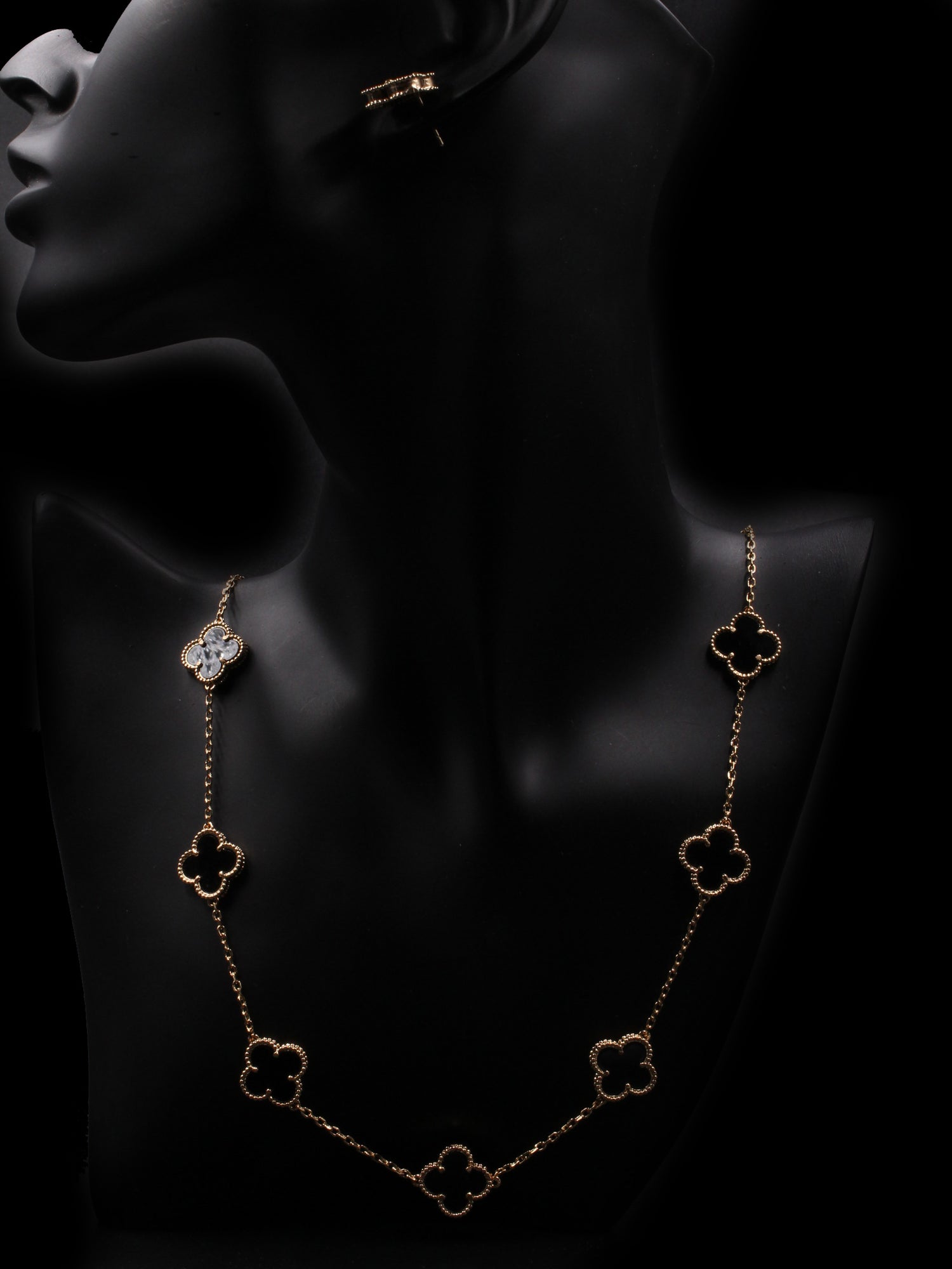 طقم فان كليف 10 وردات روز قولد اطقم van cleef اسود روز قولد