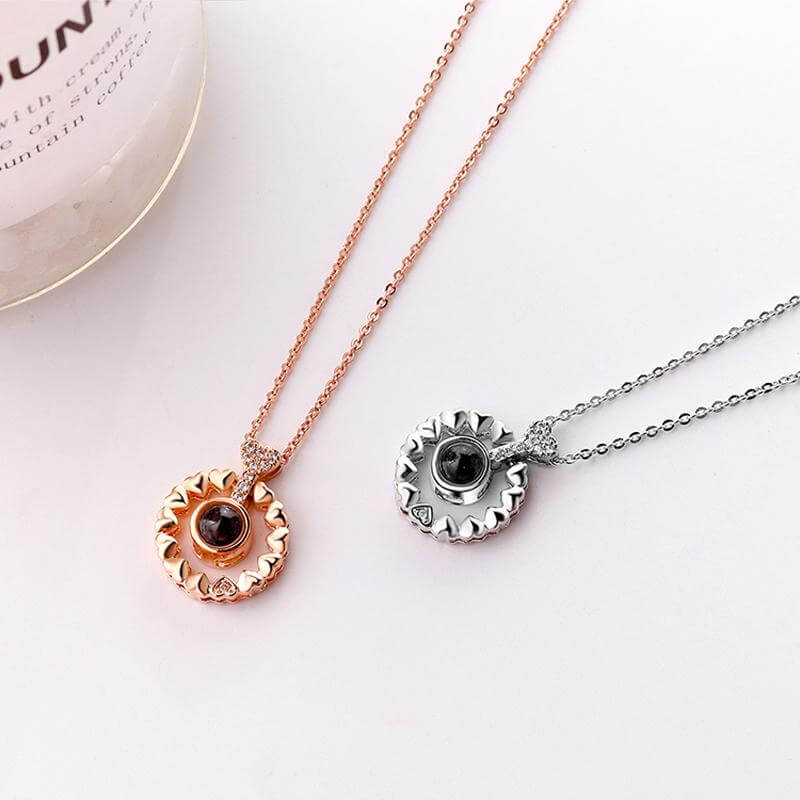 سلسال احبك بمائة لغه مدور قلوب سلسال متوفر 2 لون