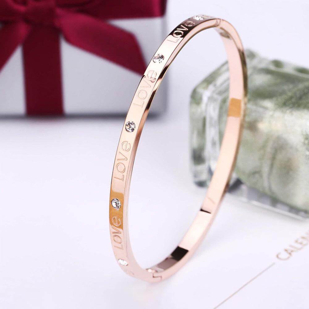 اسواره كارتير بانقل love اسواره متوفر 3 لون