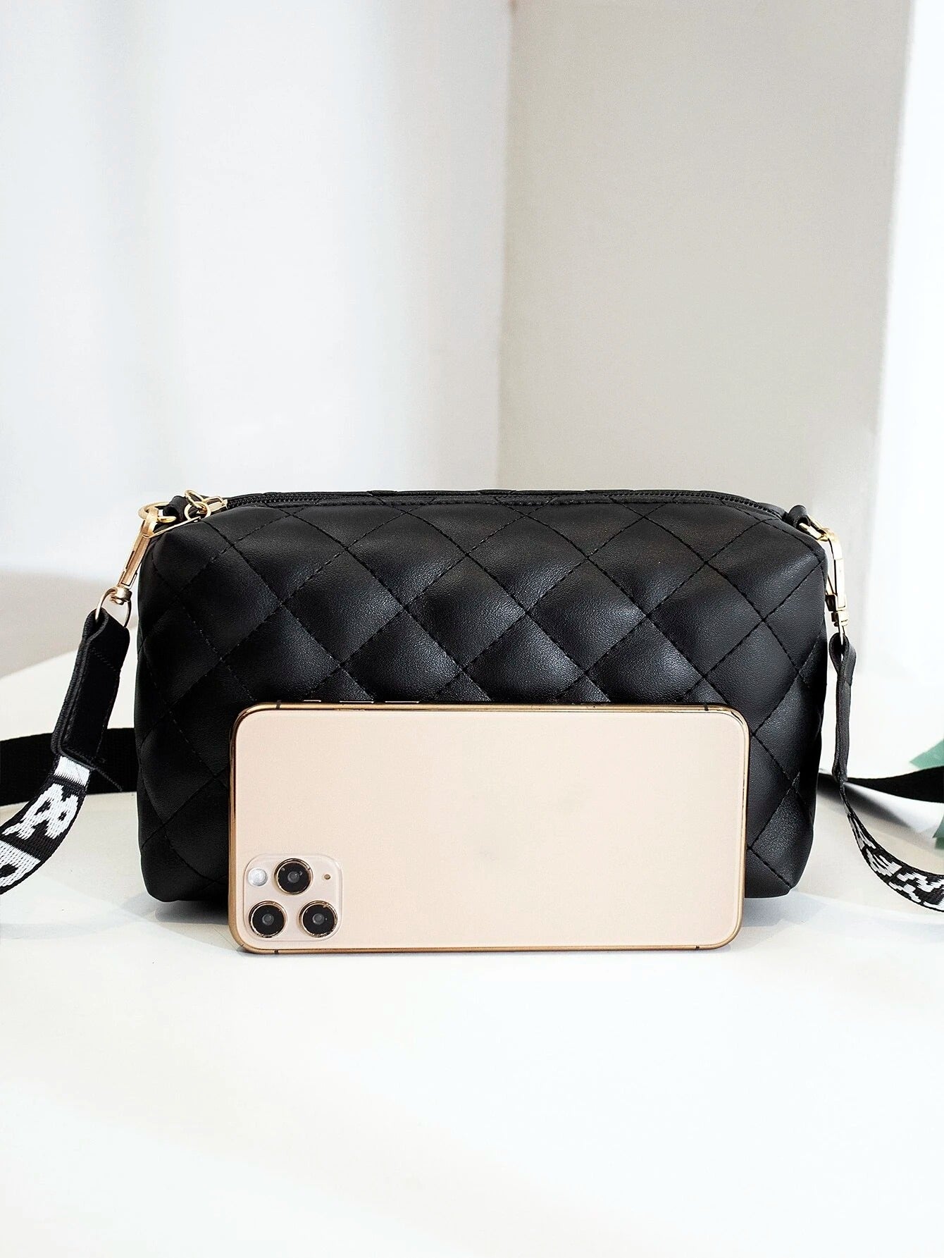 حقيبة مربعة صغيره شنط وحقائب شنط