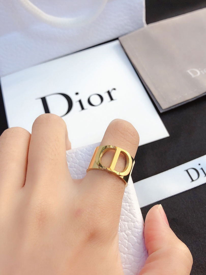 خاتم ديور ذهبي عريض لوقو خواتم dior