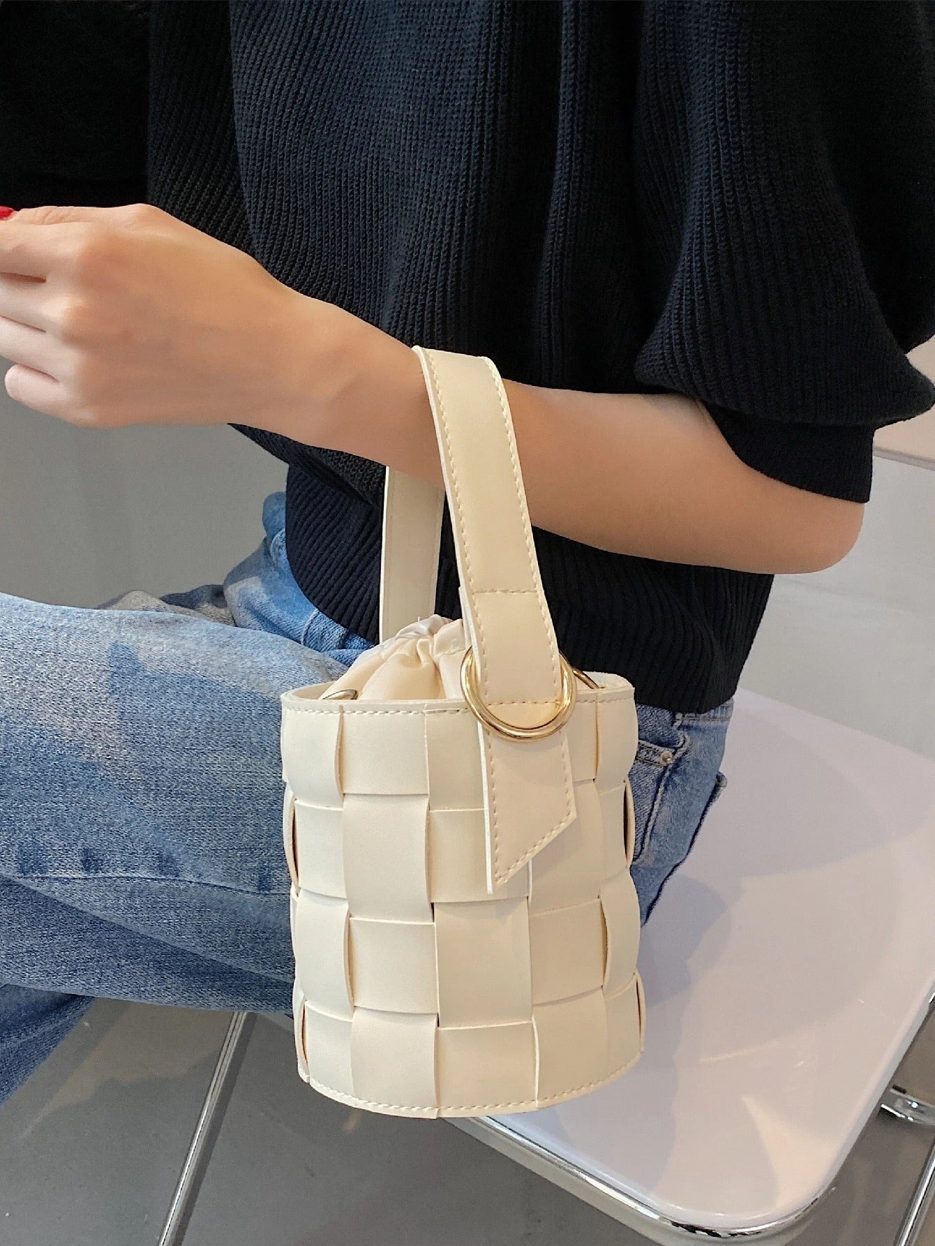 حقيبة دلو برباط ميني شنط وحقائب شنط