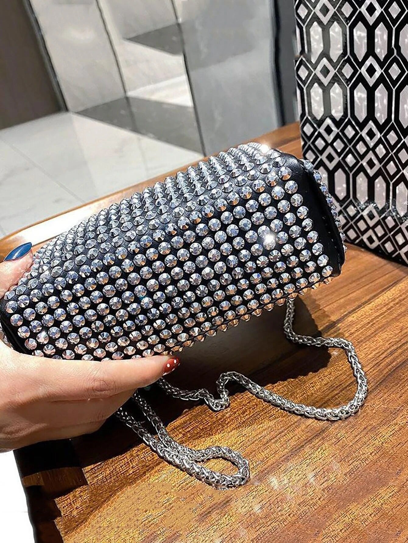 حقيبة مربعة سهره من القماش والكريستال شنط وحقائب شنط