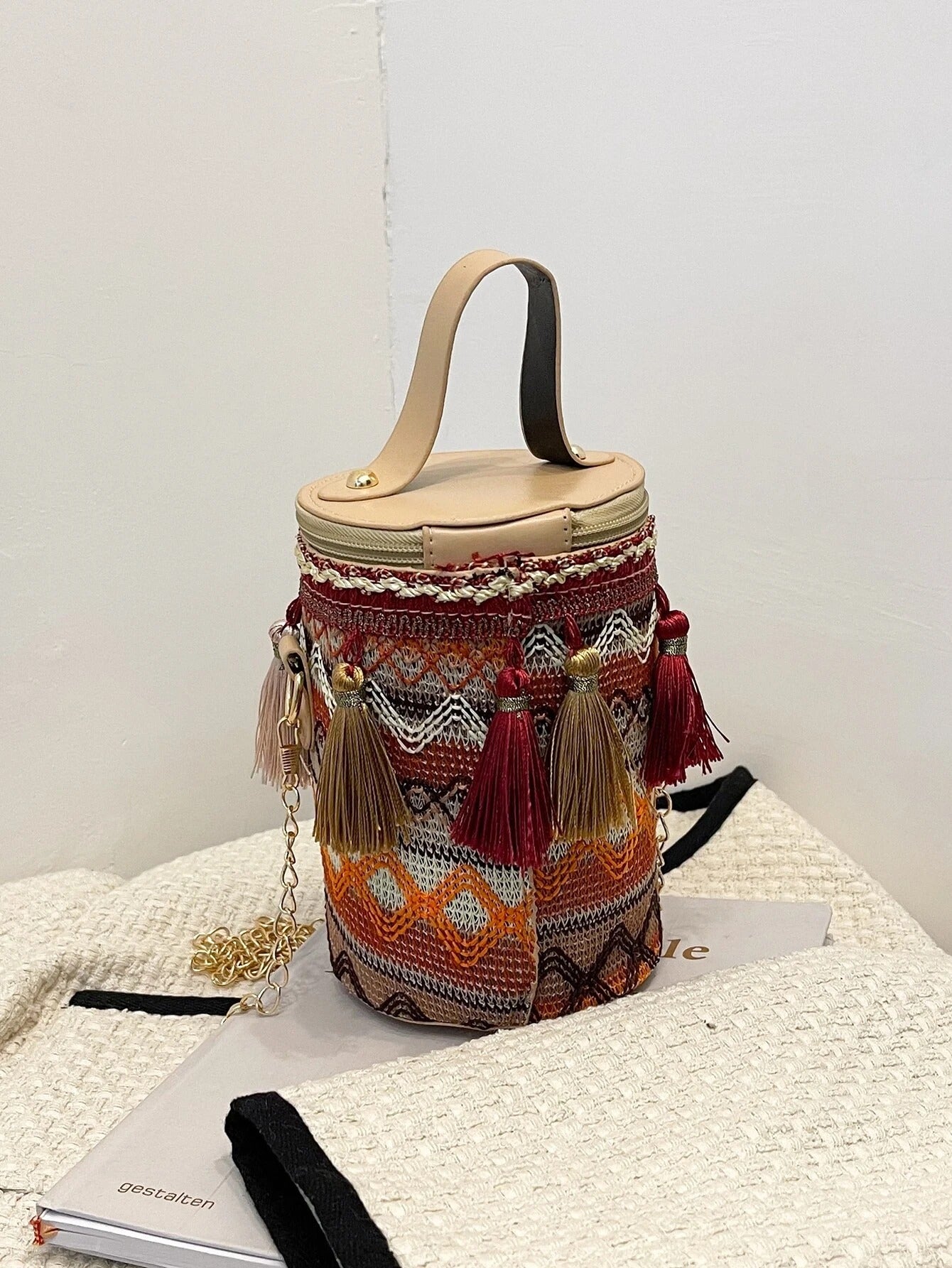 حقيبة مزينة بشراشيب شنط وحقائب شنط