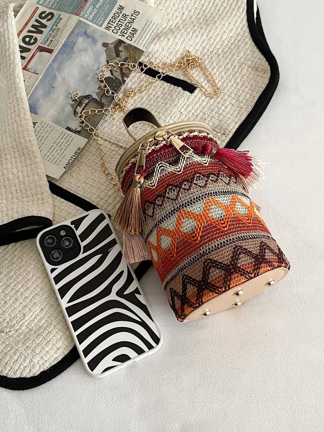 حقيبة مزينة بشراشيب شنط وحقائب شنط