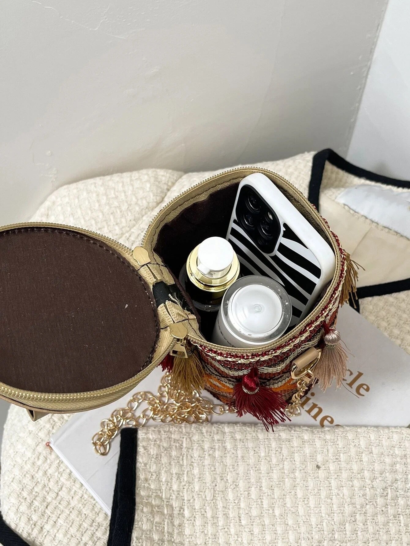 حقيبة مزينة بشراشيب شنط وحقائب شنط