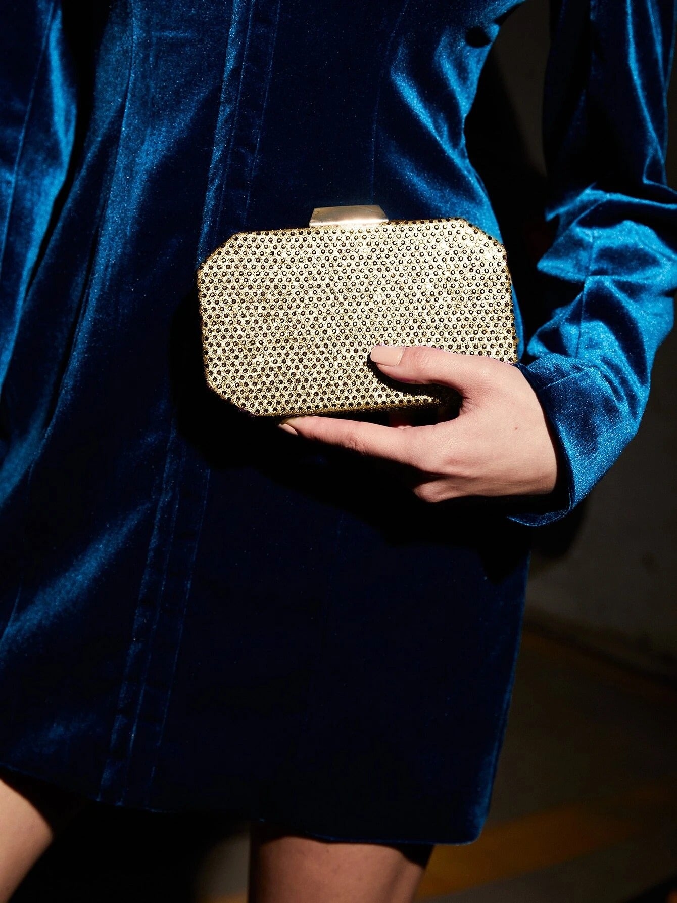 حقيبة سهره صندوق بديكور ذهبي شنط وحقائب شنط