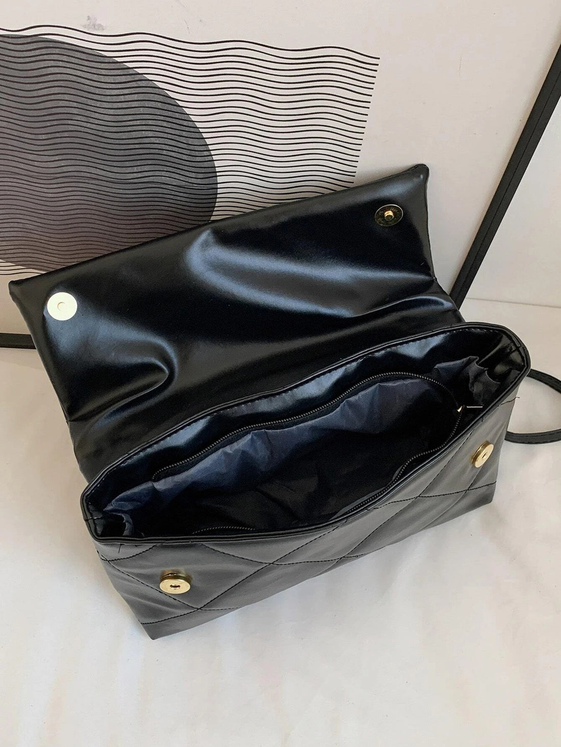 حقيبة مربعة مبطنة اسود شنط وحقائب شنط اسود