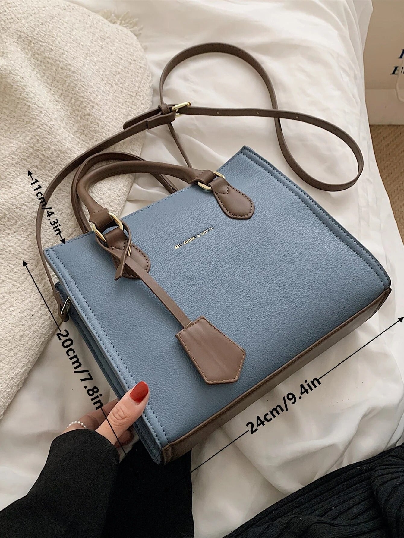 شنطة مربعة ابيض شنط وحقائب شنط