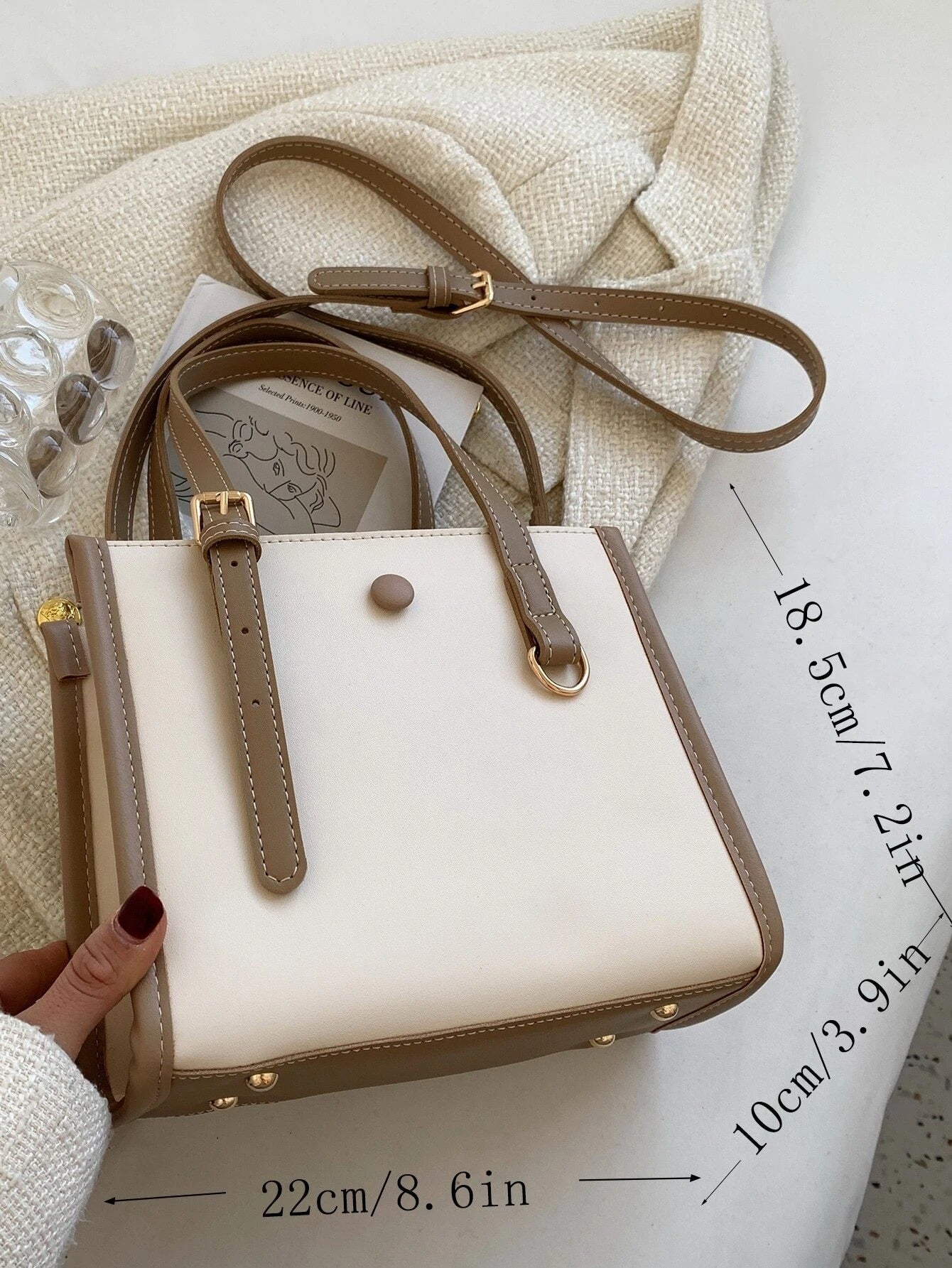 حقيبة مربعة مع شريط شنط وحقائب شنط