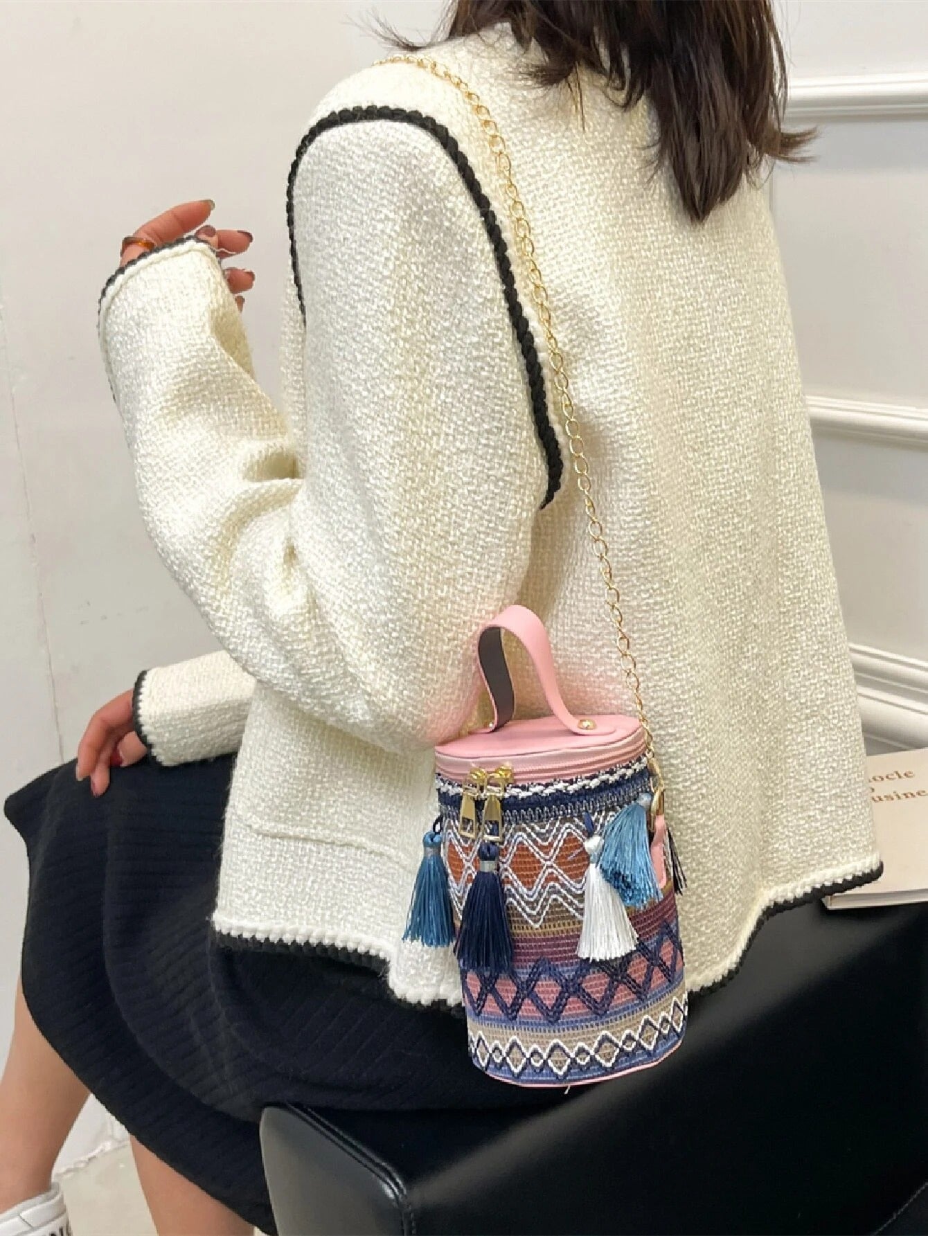 حقيبة مزينة بشراشيب شنط وحقائب شنط