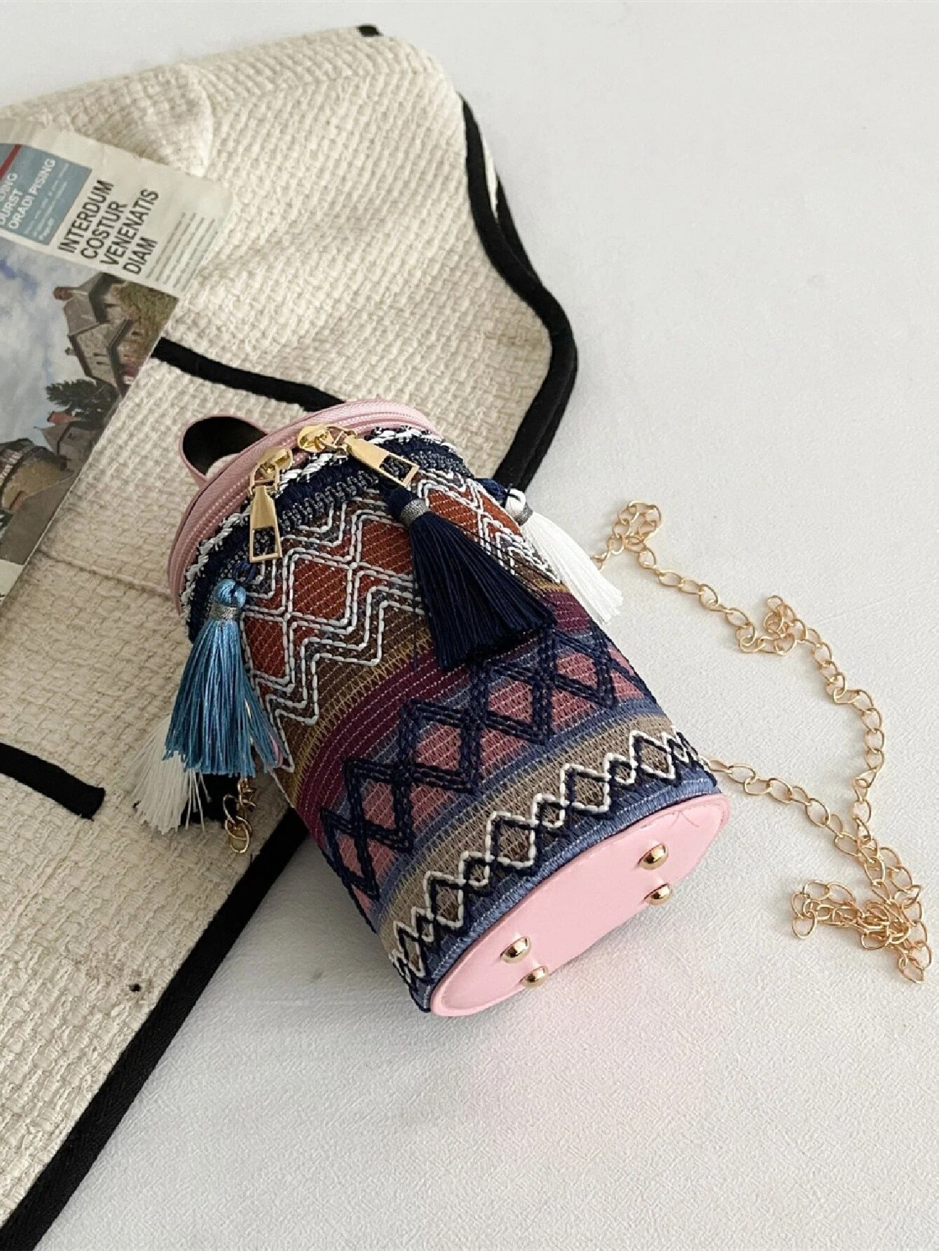 حقيبة مزينة بشراشيب شنط وحقائب شنط