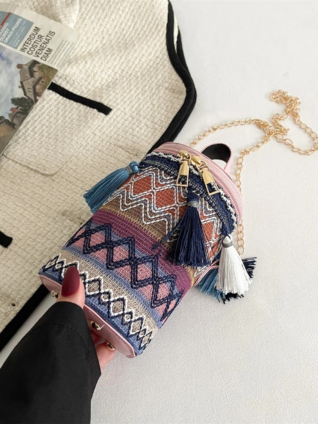 حقيبة مزينة بشراشيب شنط وحقائب شنط