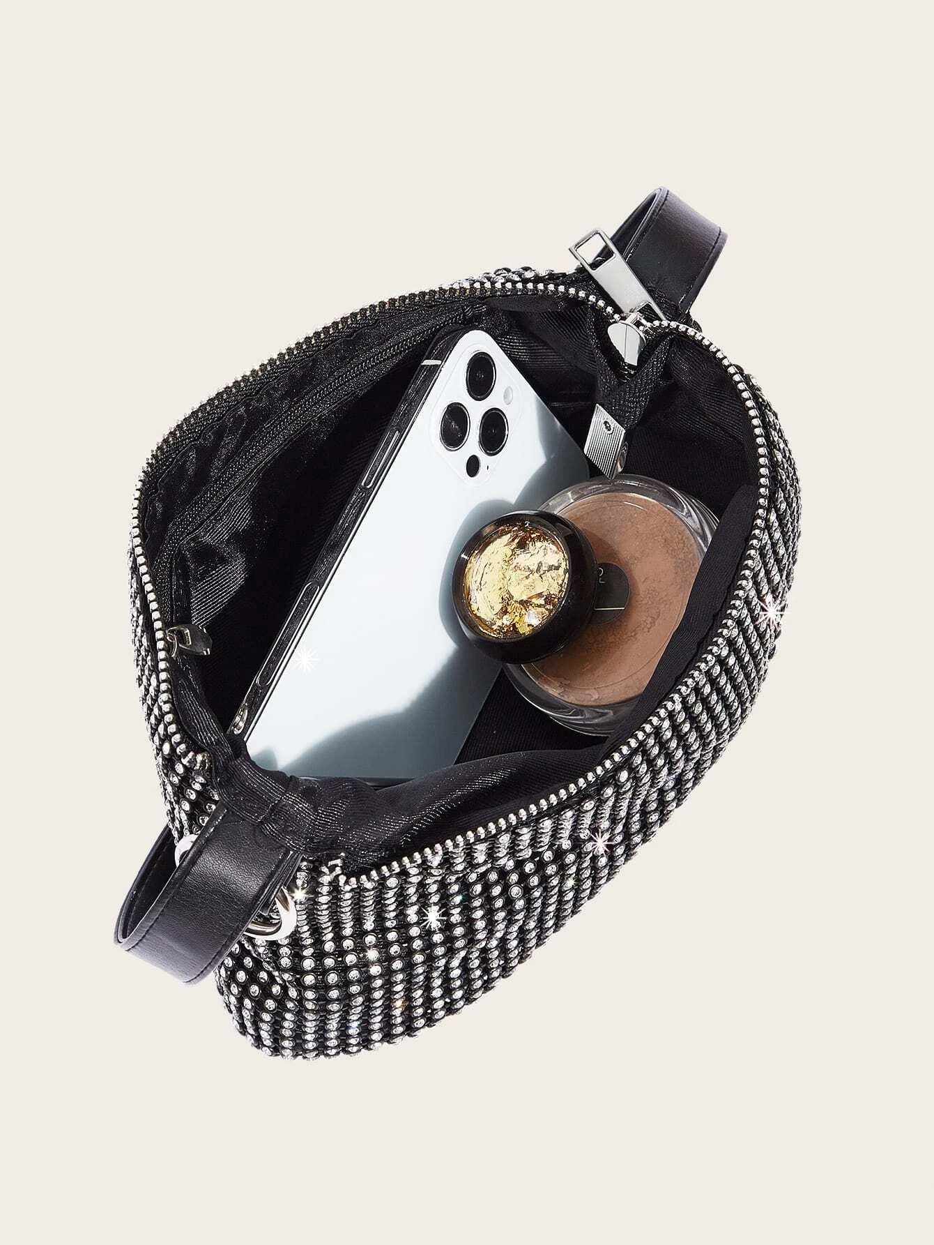 حقيبة كلاتش فضي واسود شنط وحقائب شنط